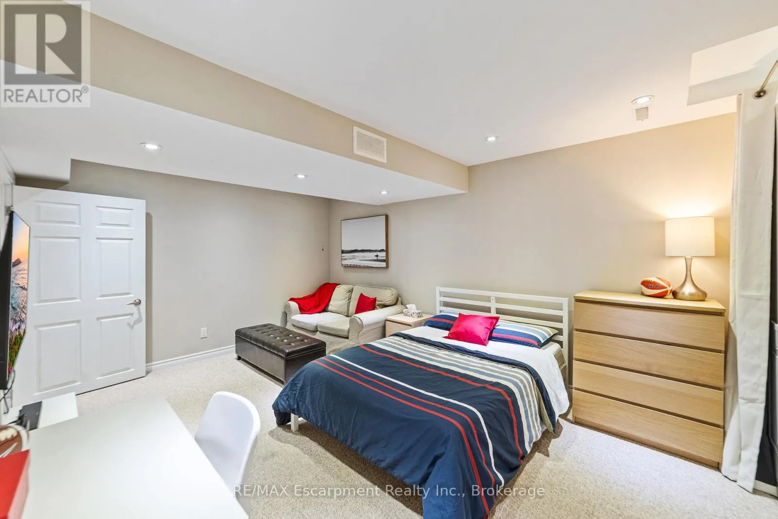 1113 RIDDELL CRESCENT