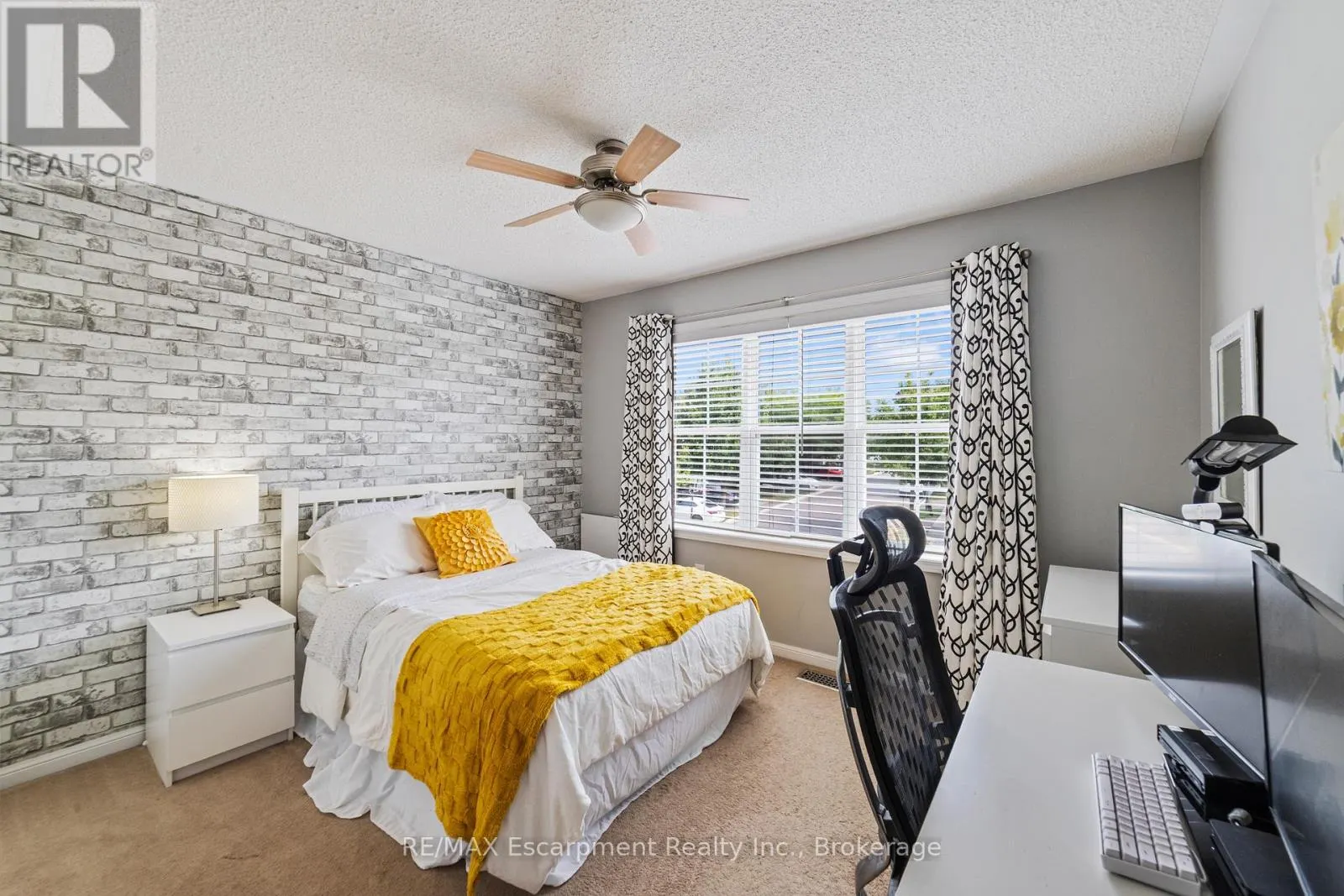 1113 RIDDELL CRESCENT