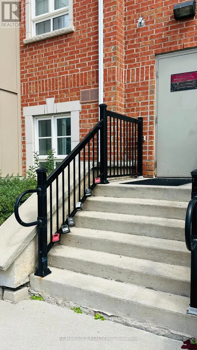 111 - 70 BAYCLIFFE CRESCENT