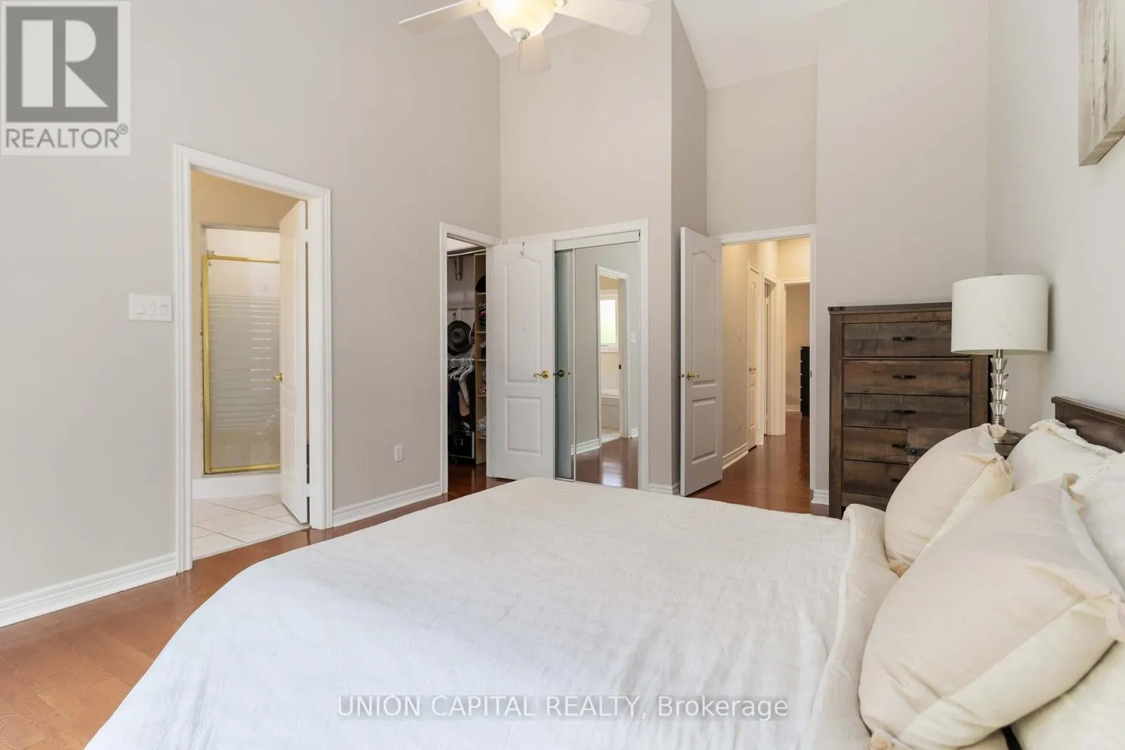 2805 BUSHLAND CRESCENT