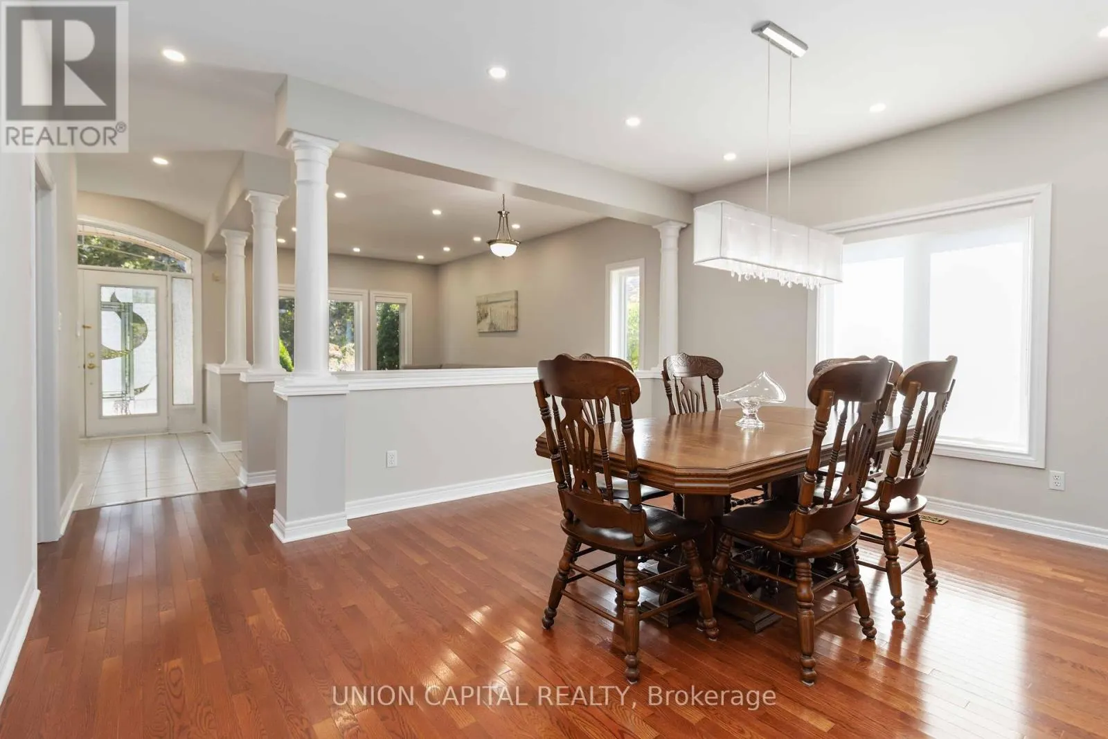 2805 BUSHLAND CRESCENT