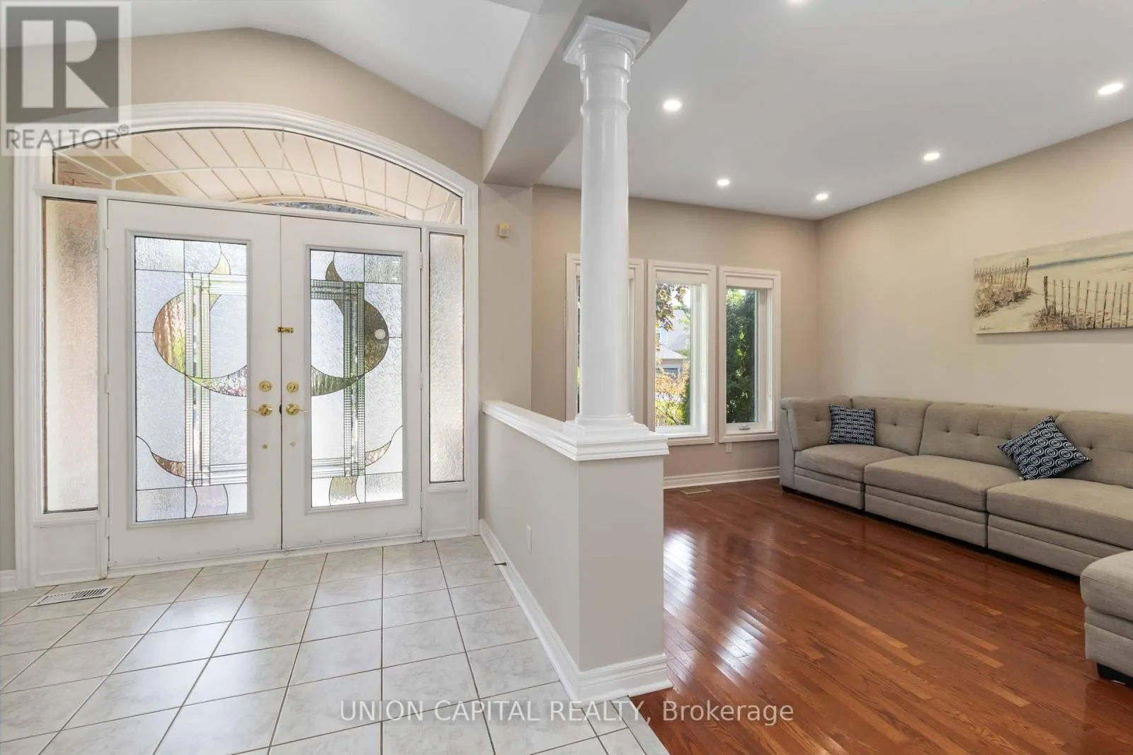 2805 BUSHLAND CRESCENT