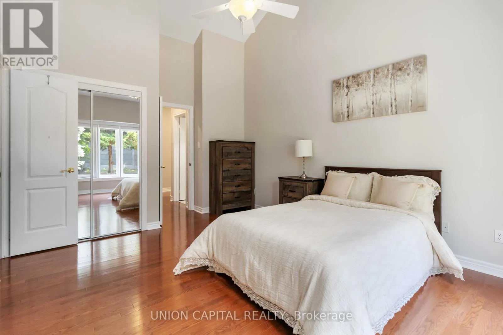 2805 BUSHLAND CRESCENT