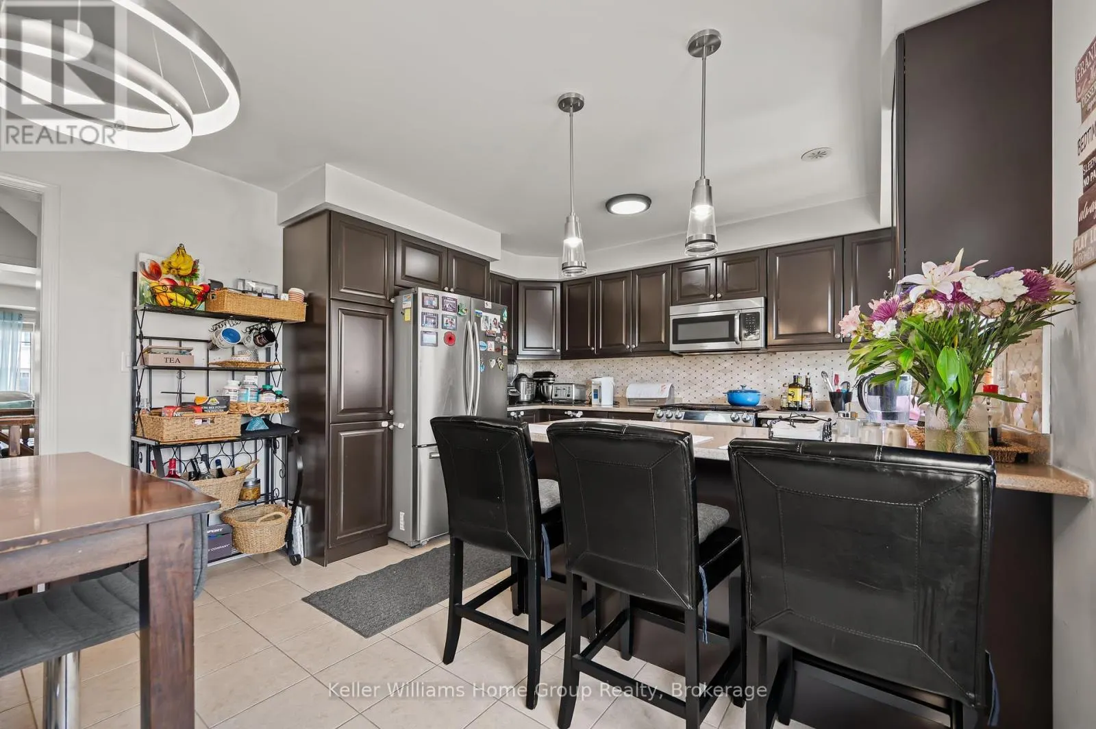 37 VANHORNE CLOSE