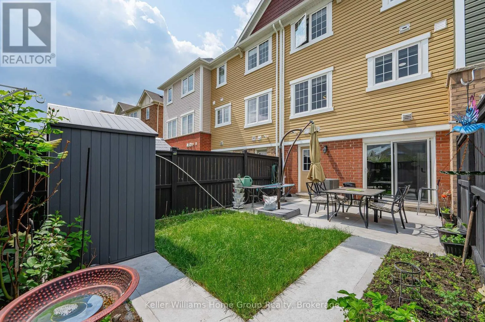 37 VANHORNE CLOSE
