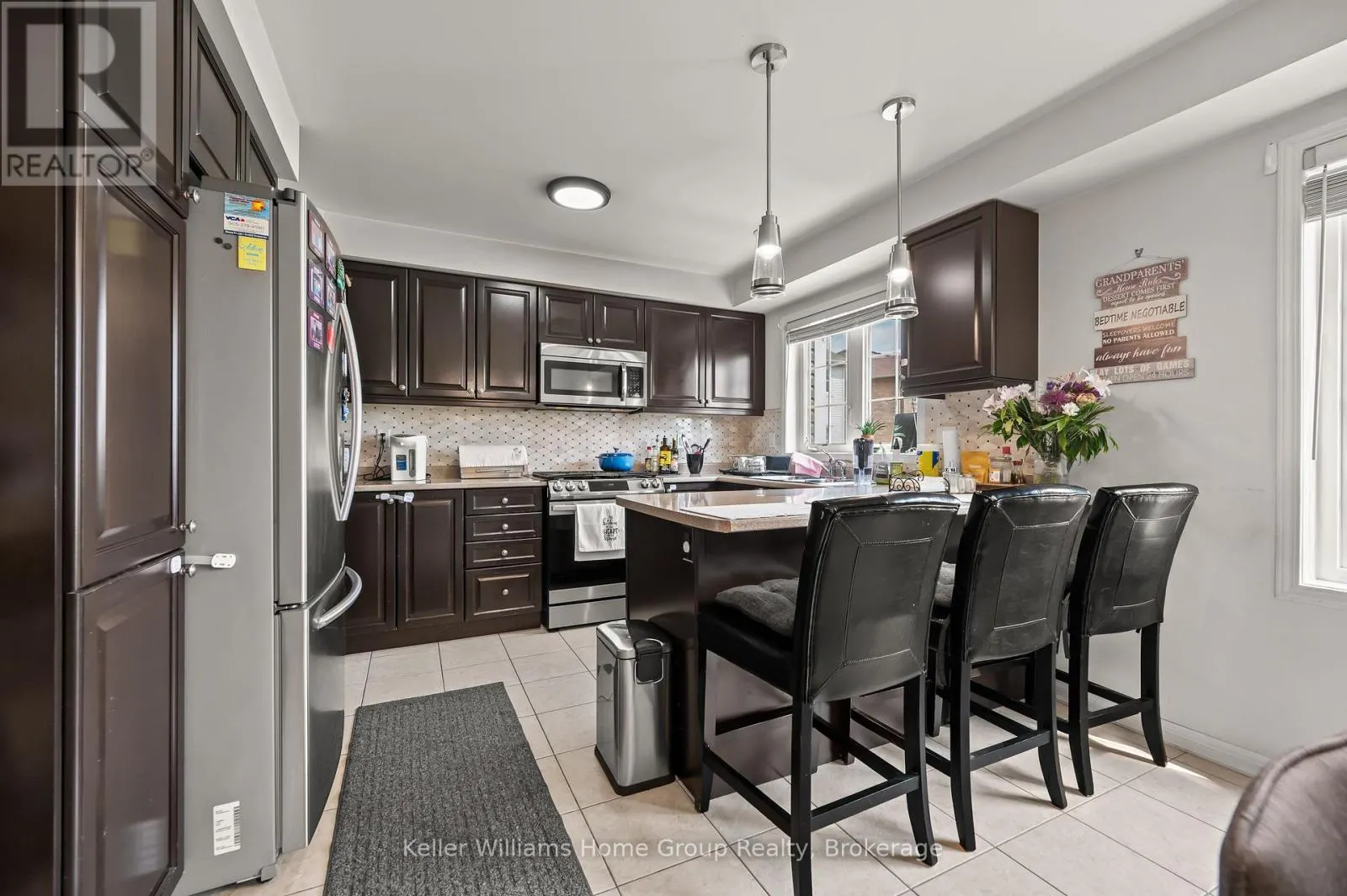 37 VANHORNE CLOSE