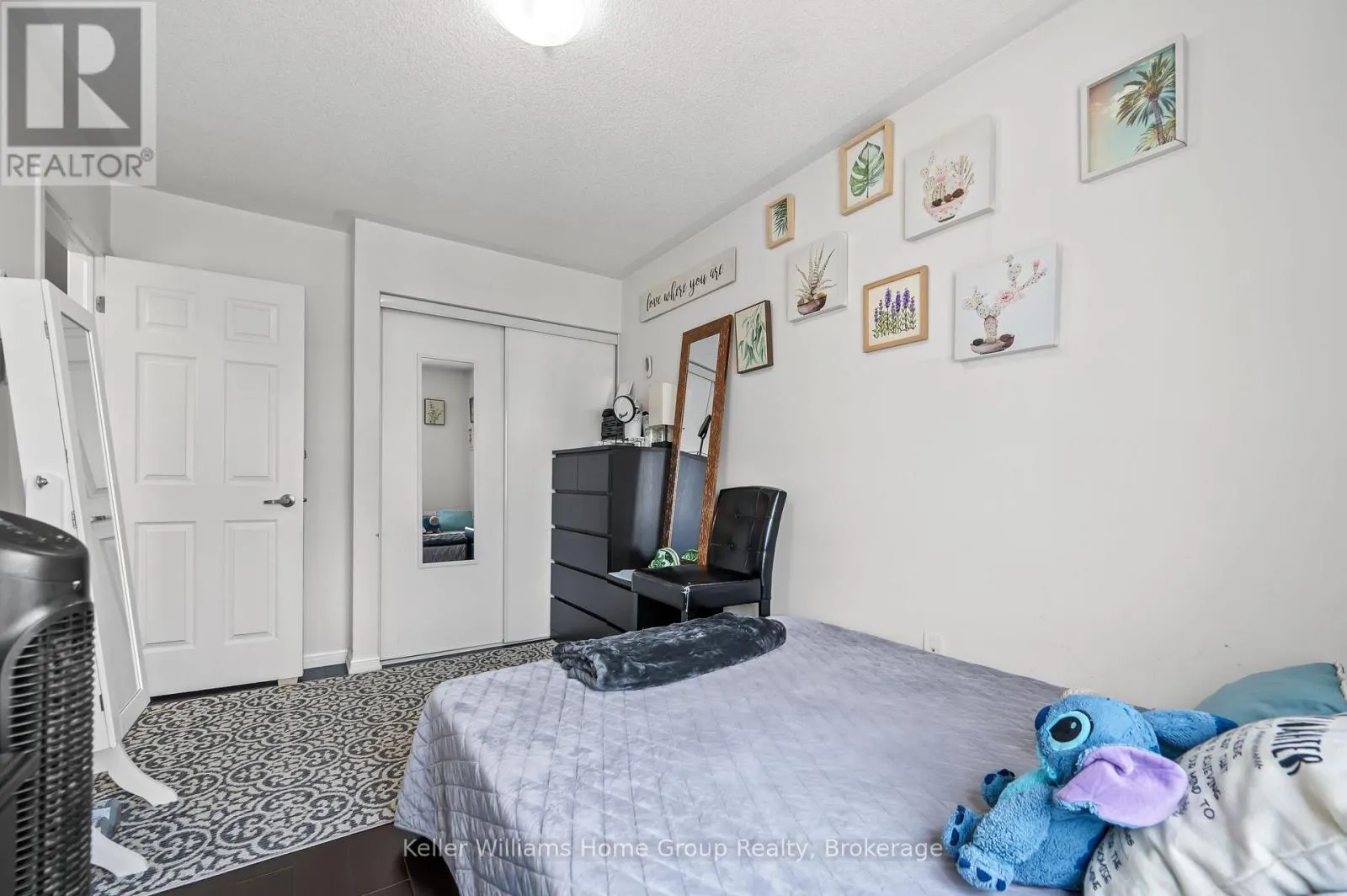 37 VANHORNE CLOSE