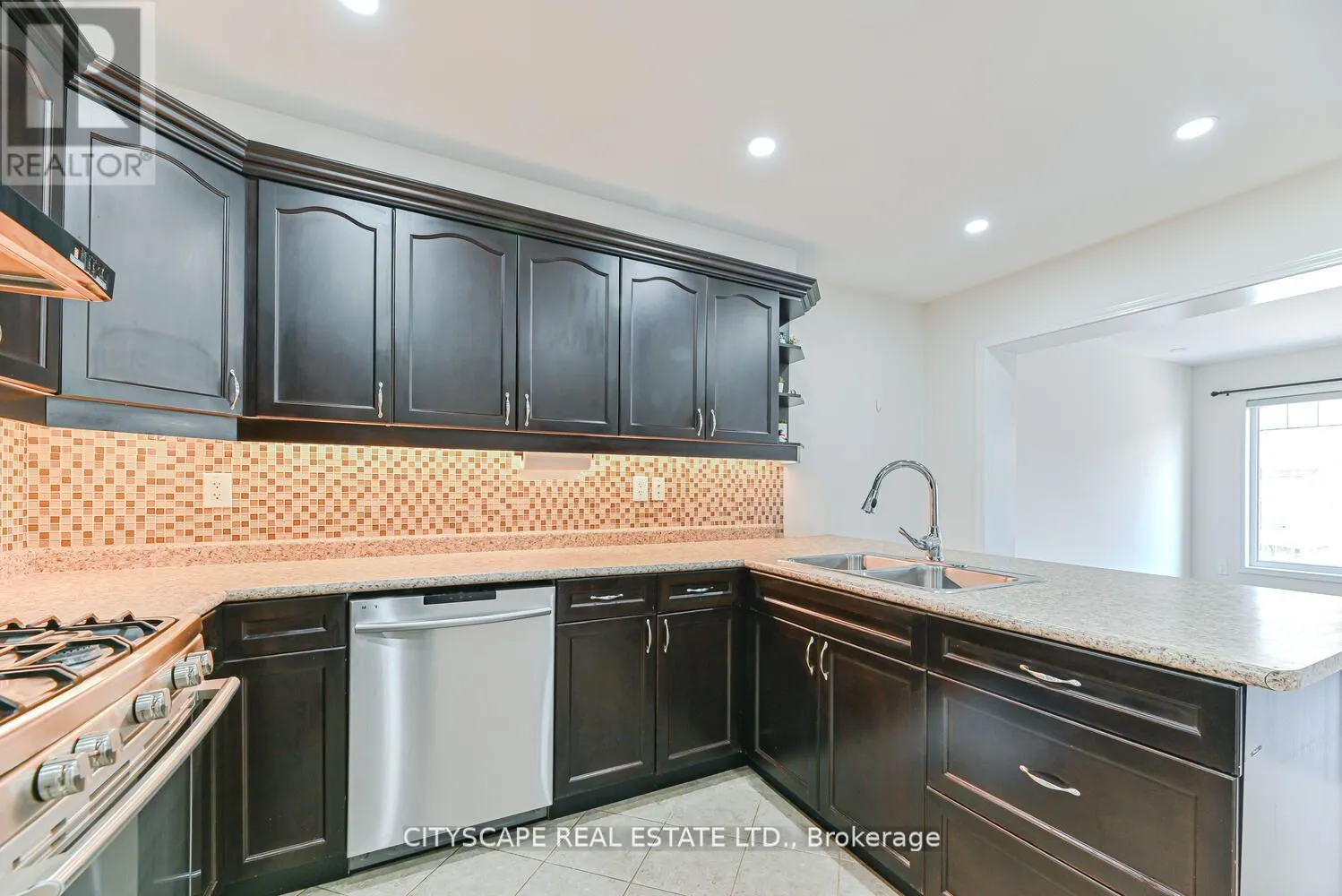 553 PHARO POINT