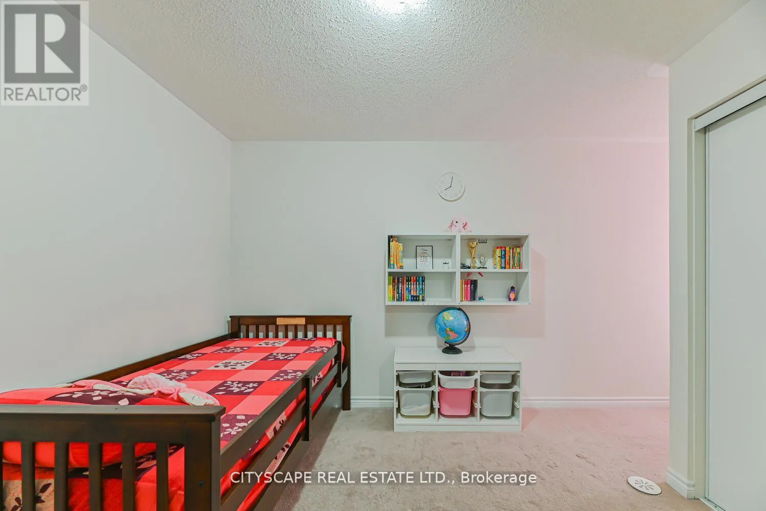 553 PHARO POINT