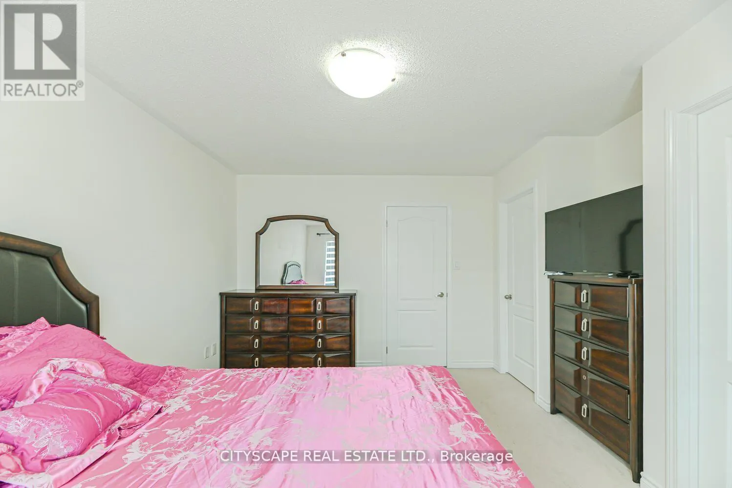 553 PHARO POINT
