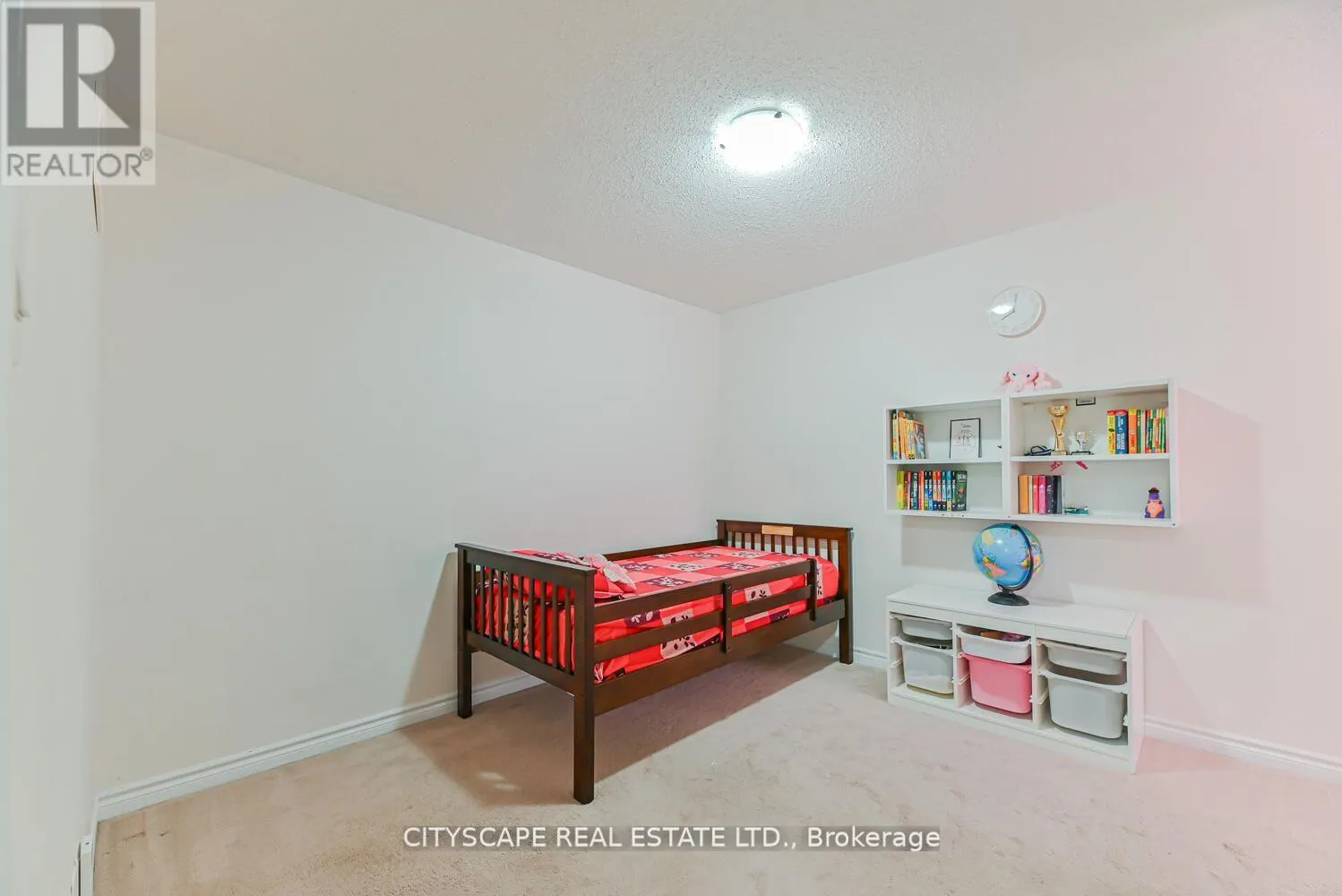 553 PHARO POINT