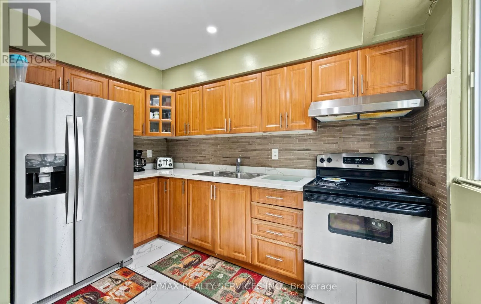 124 - 124 BARONWOOD COURT