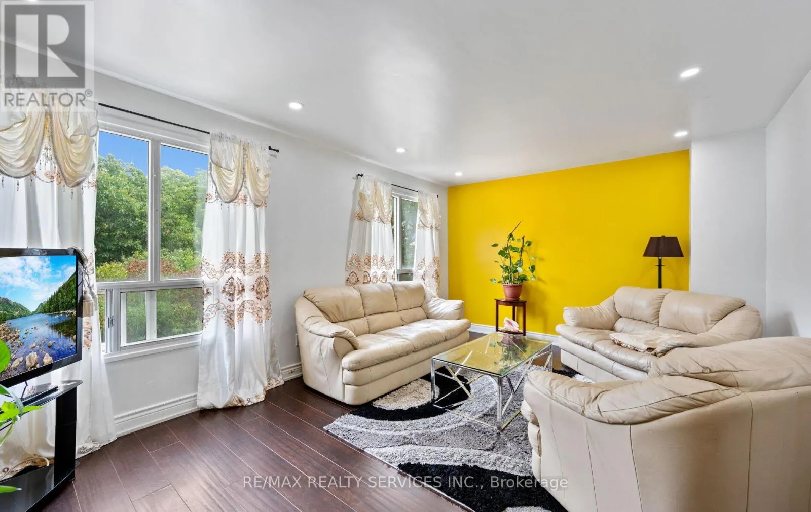 124 - 124 BARONWOOD COURT