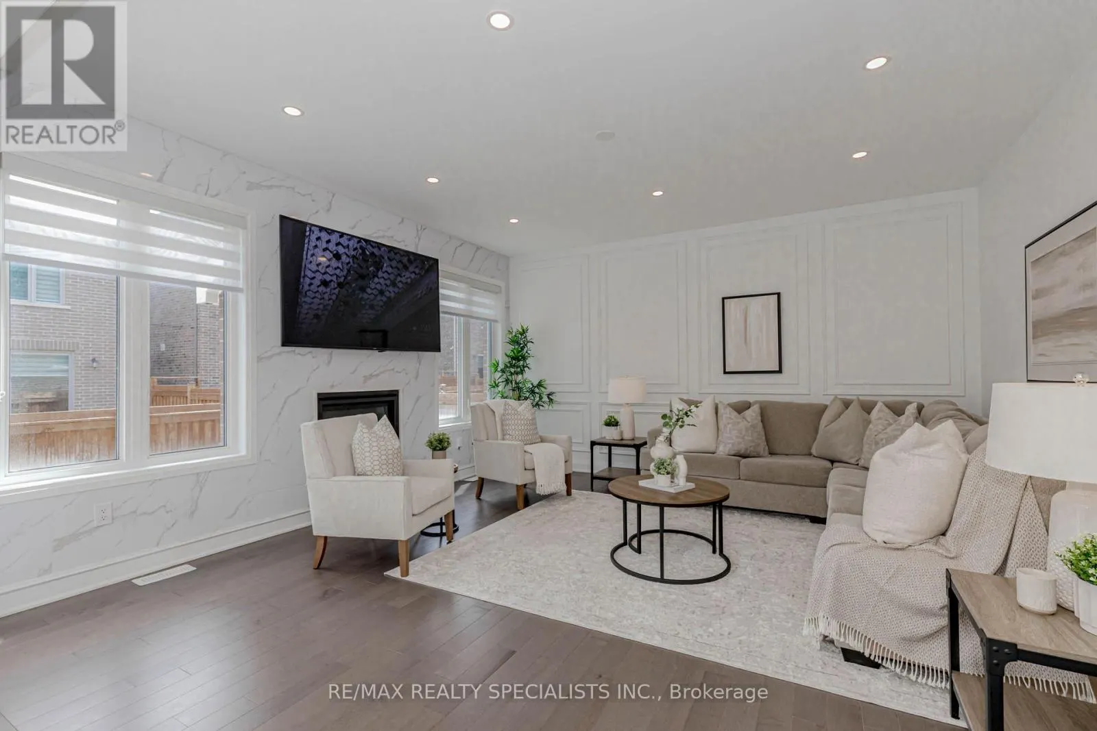 1411 LOBELIA CRESCENT