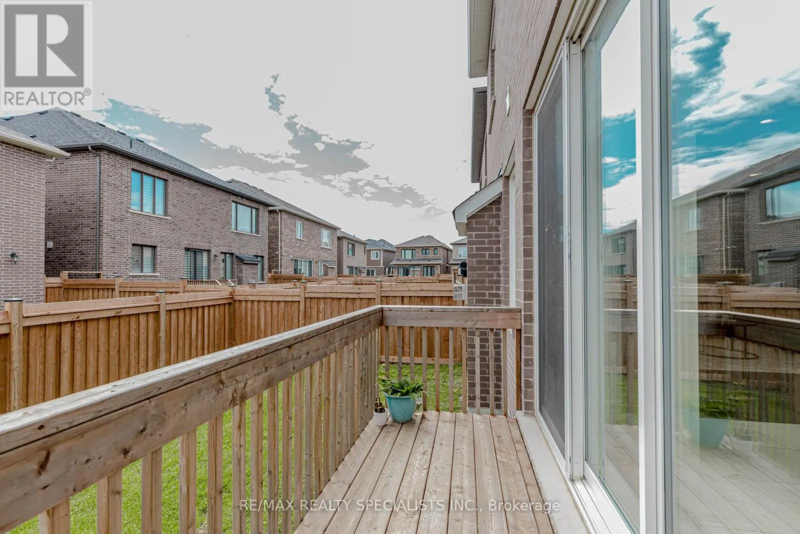 1411 LOBELIA CRESCENT