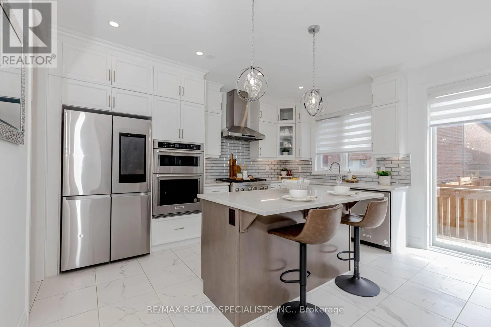 1411 LOBELIA CRESCENT