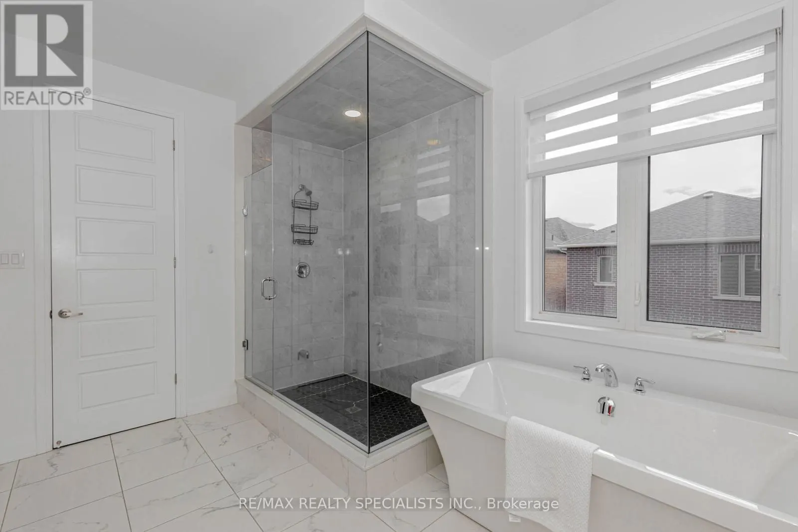 1411 LOBELIA CRESCENT