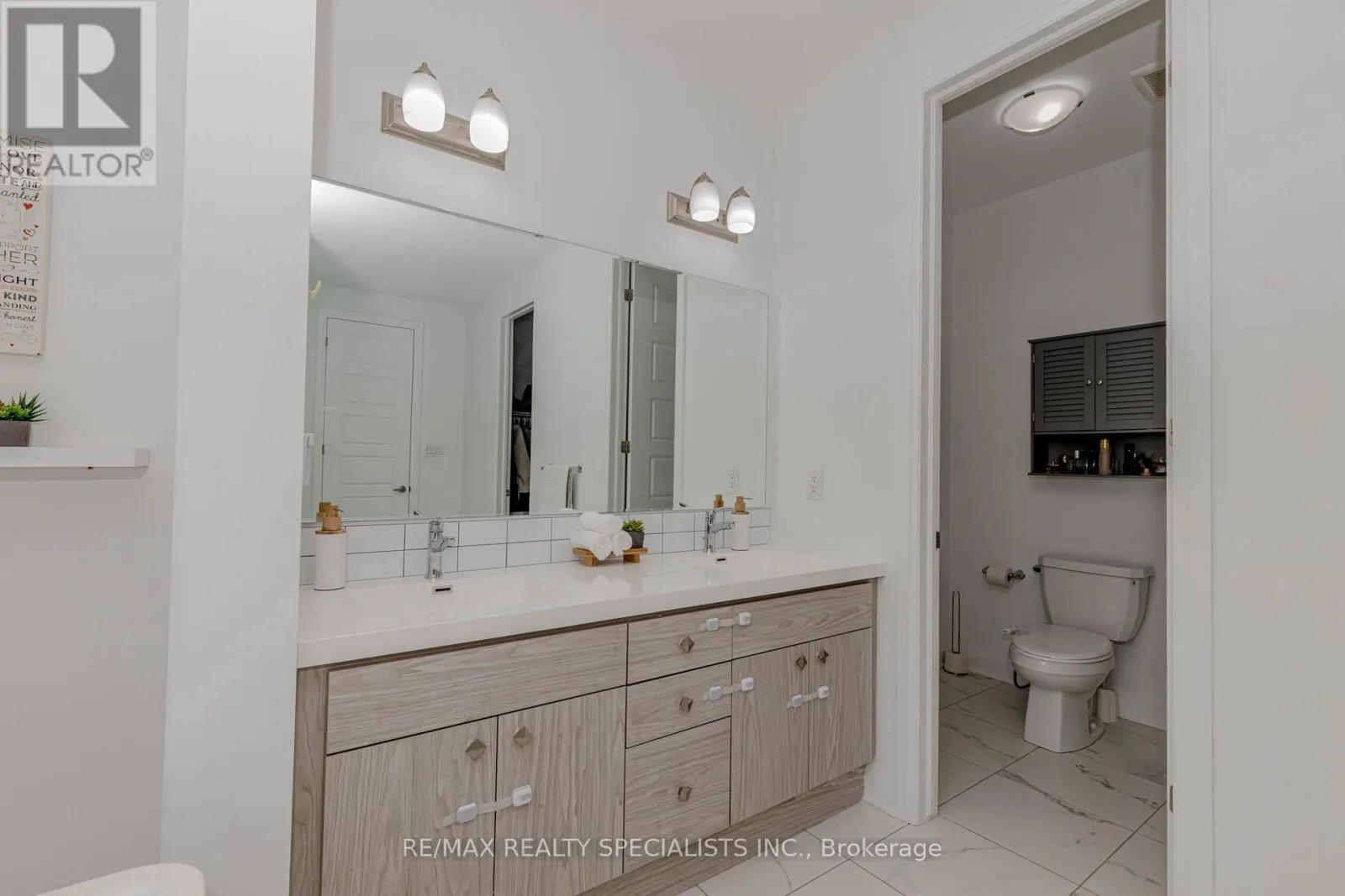 1411 LOBELIA CRESCENT