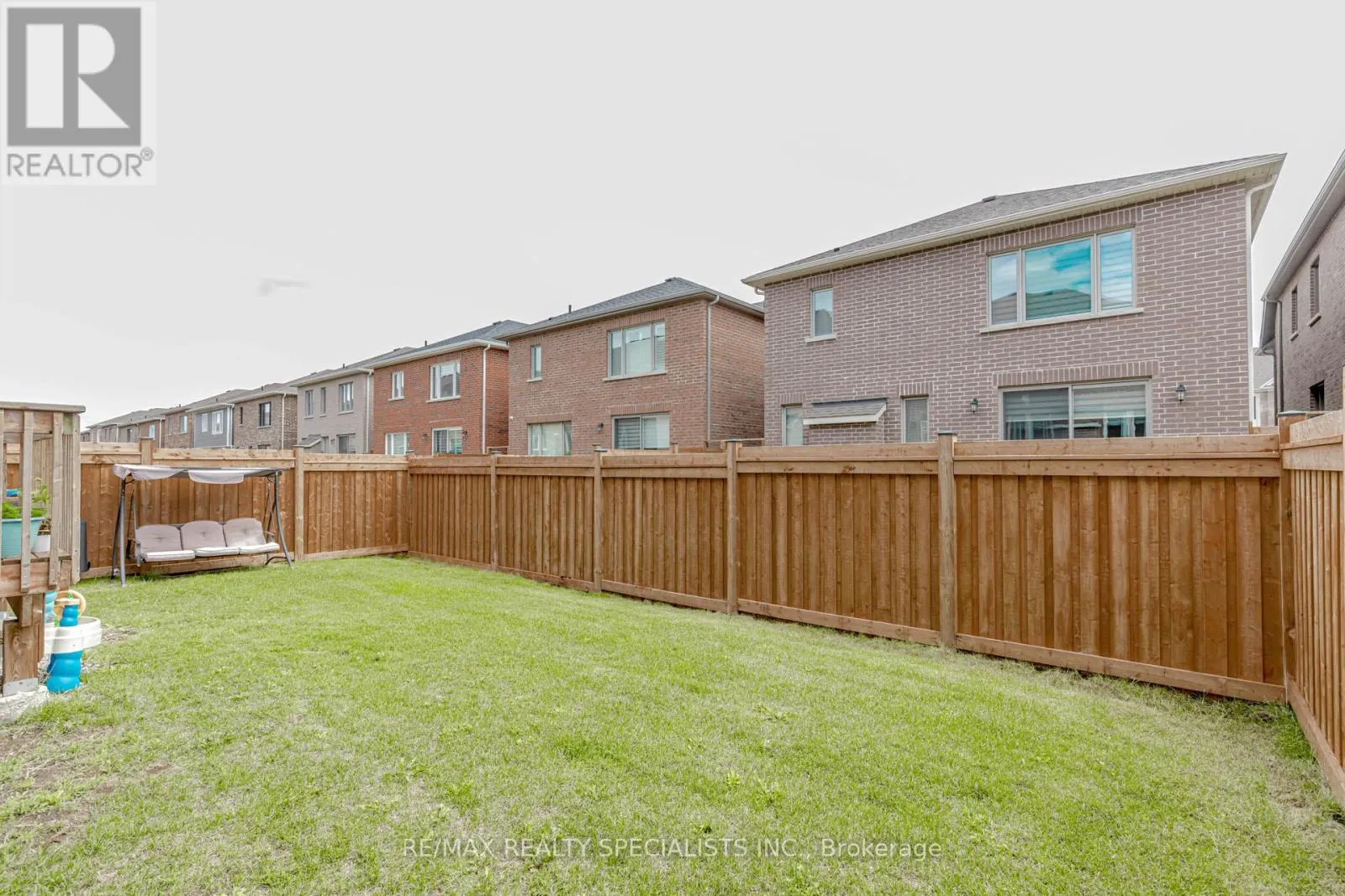 1411 LOBELIA CRESCENT