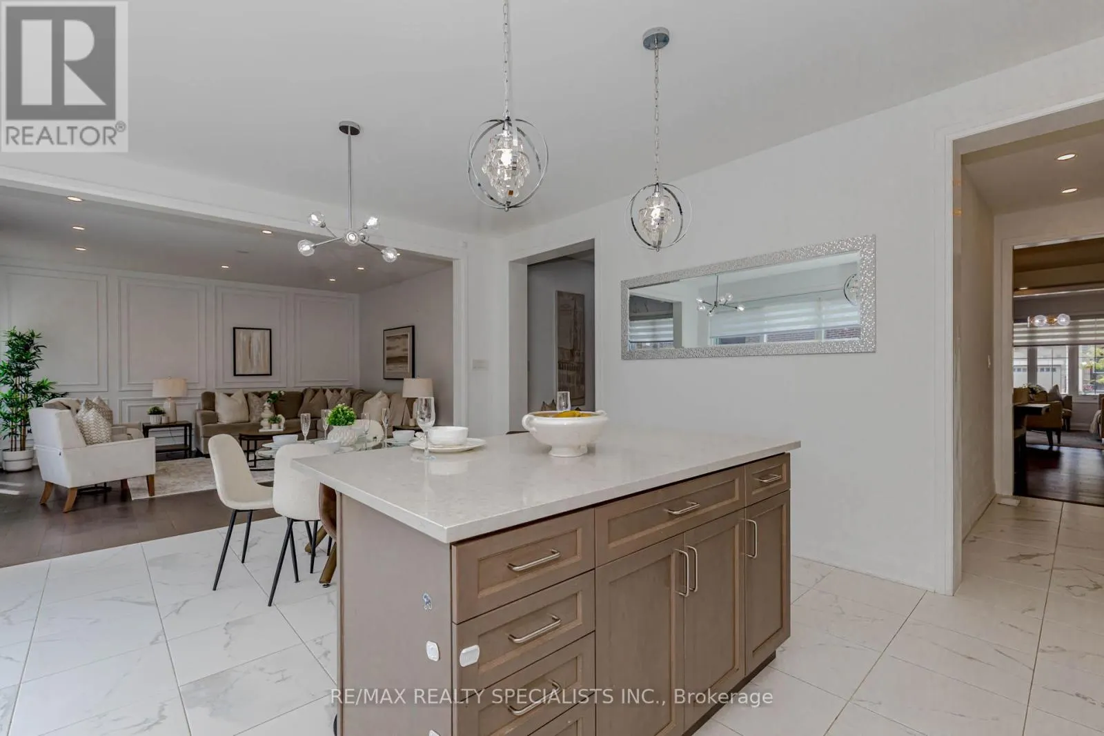 1411 LOBELIA CRESCENT