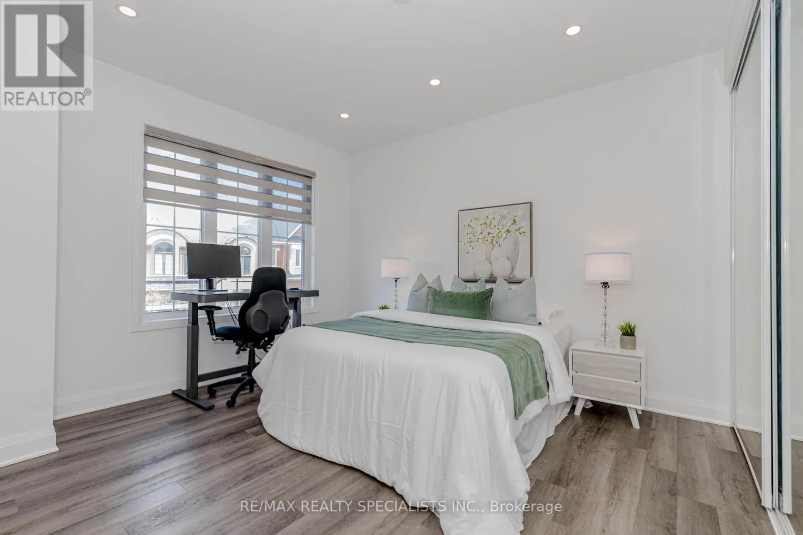 1411 LOBELIA CRESCENT