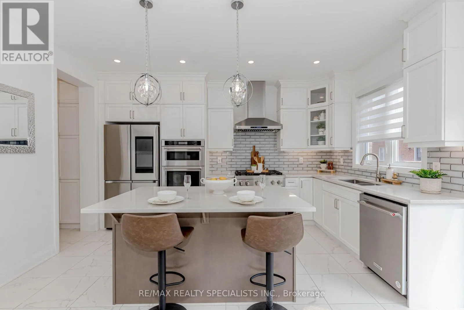 1411 LOBELIA CRESCENT
