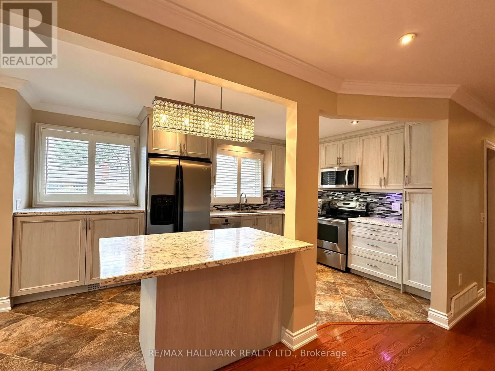 1198 INGLEDENE DRIVE