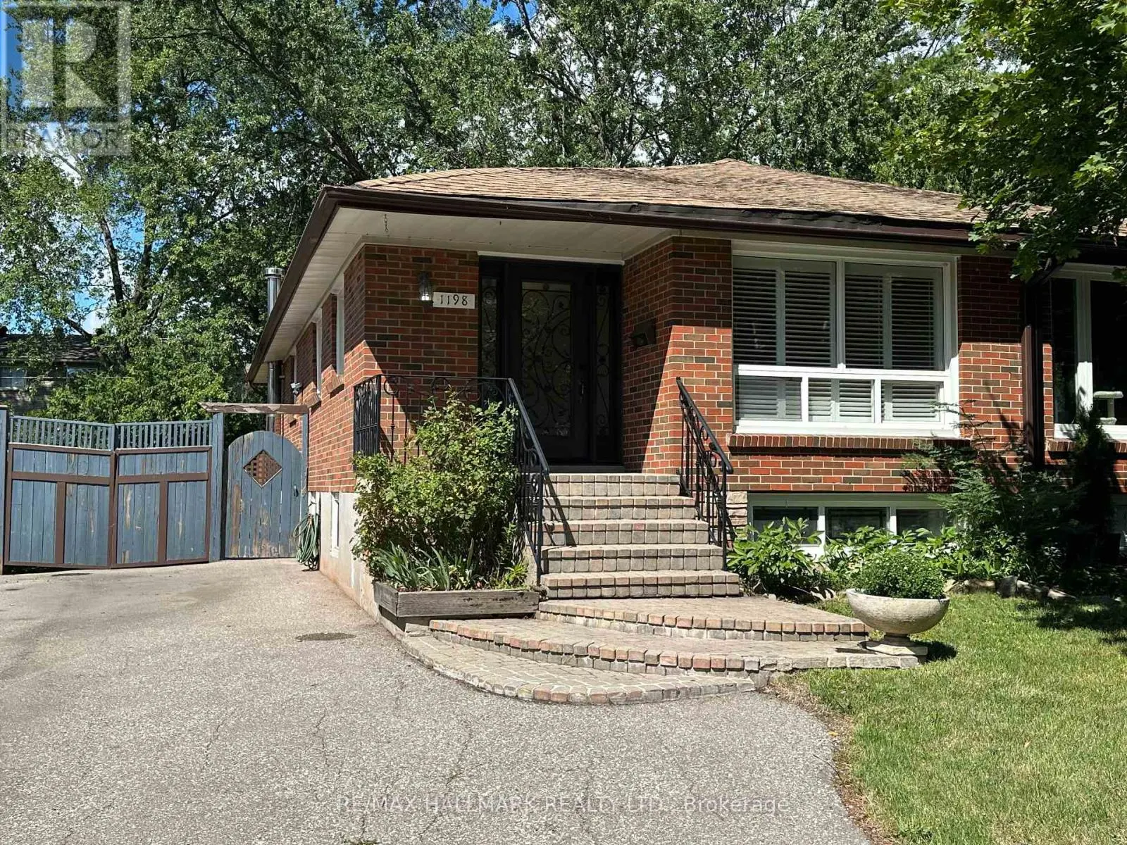 1198 INGLEDENE DRIVE