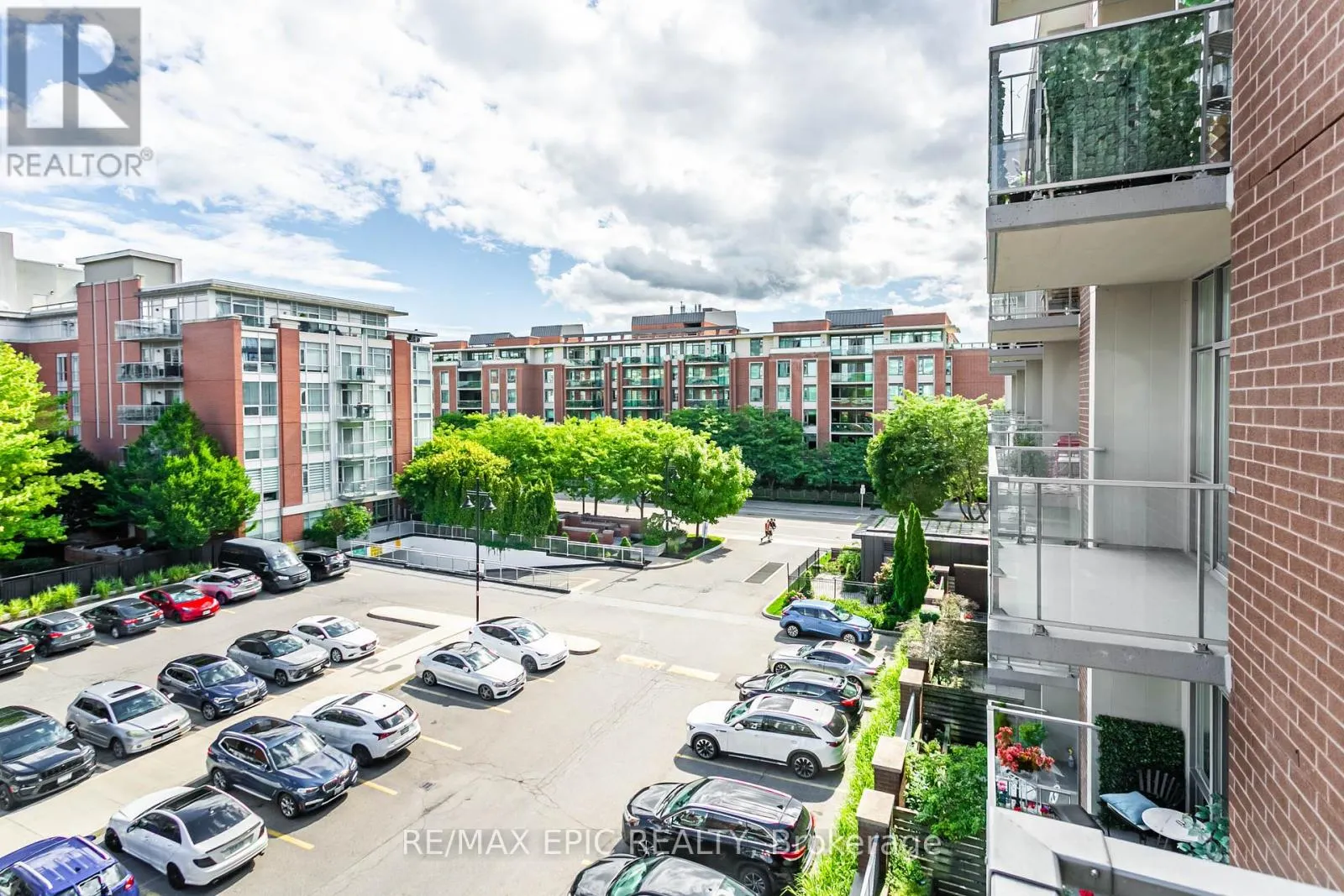 405 - 70 PORT STREET E