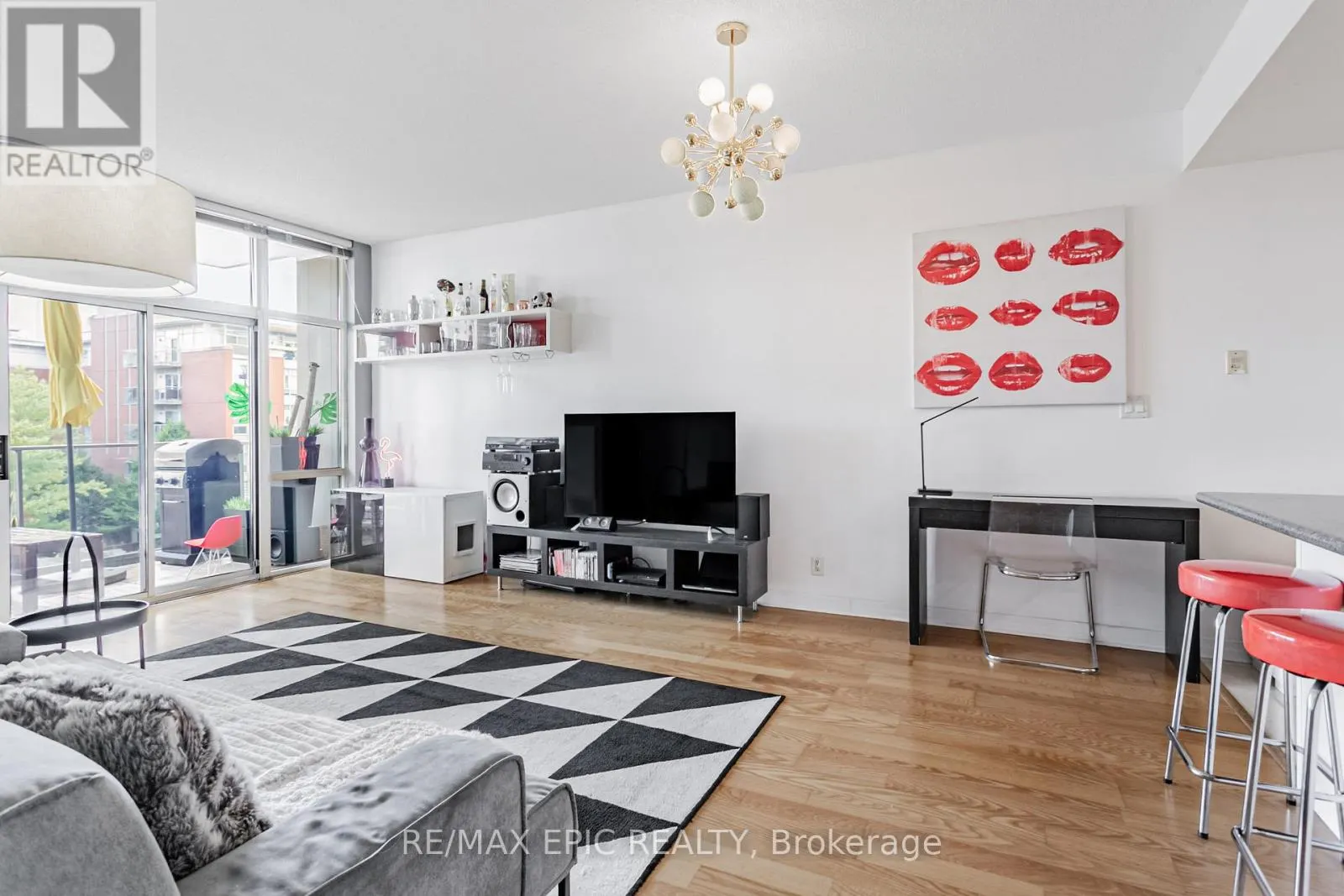 405 - 70 PORT STREET E