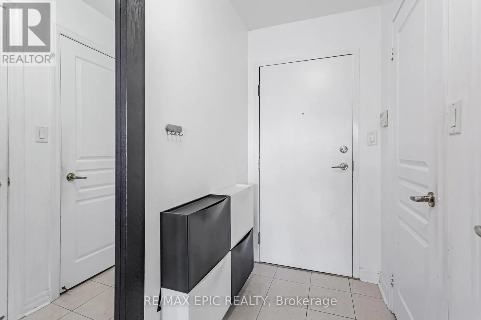 405 - 70 PORT STREET E