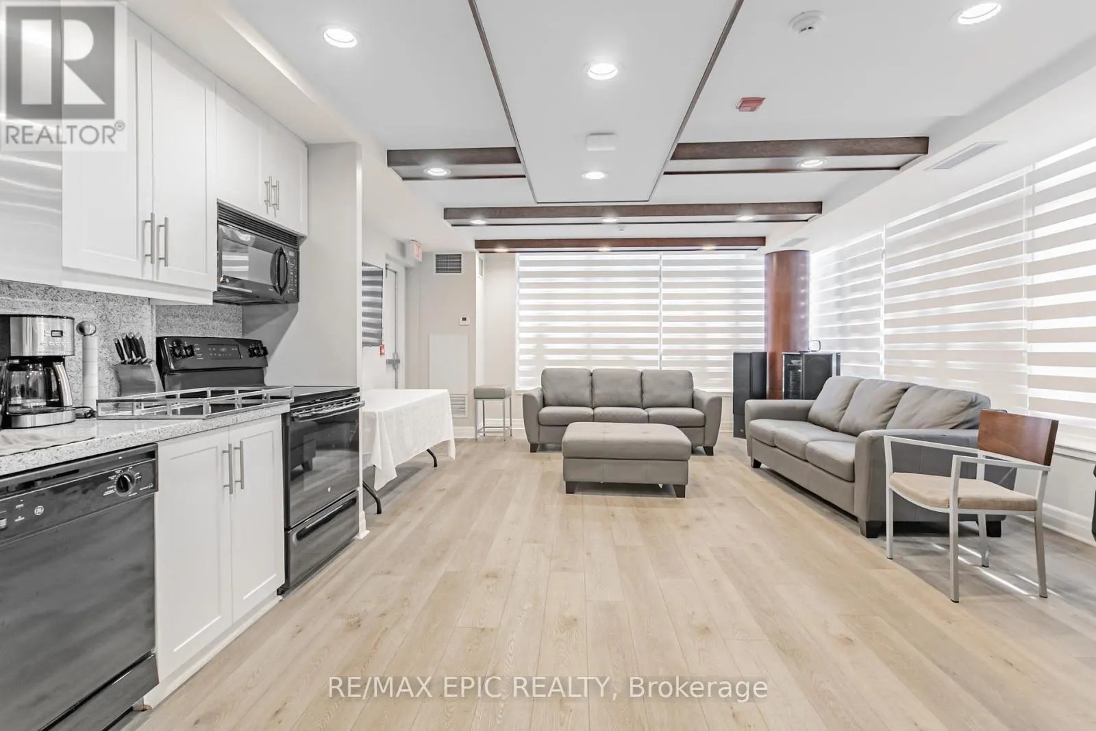 405 - 70 PORT STREET E