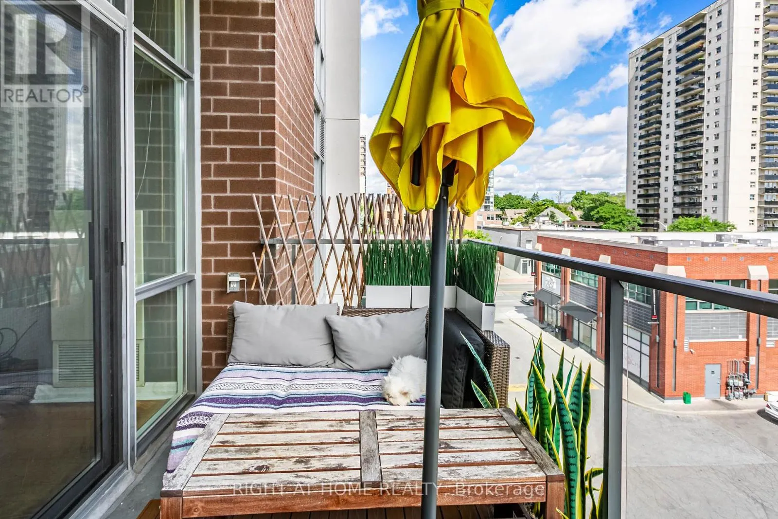 405 - 70 PORT STREET E