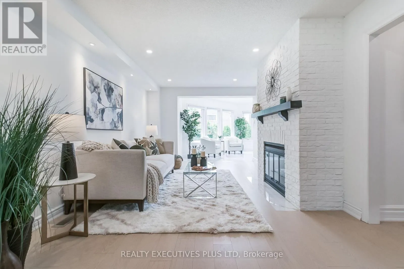 6982 DANTON PROMENADE