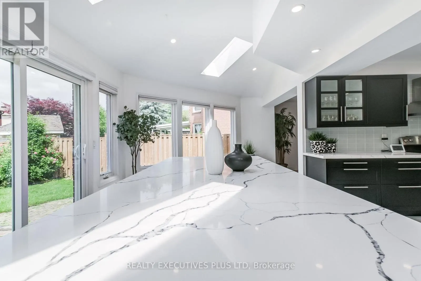 6982 DANTON PROMENADE