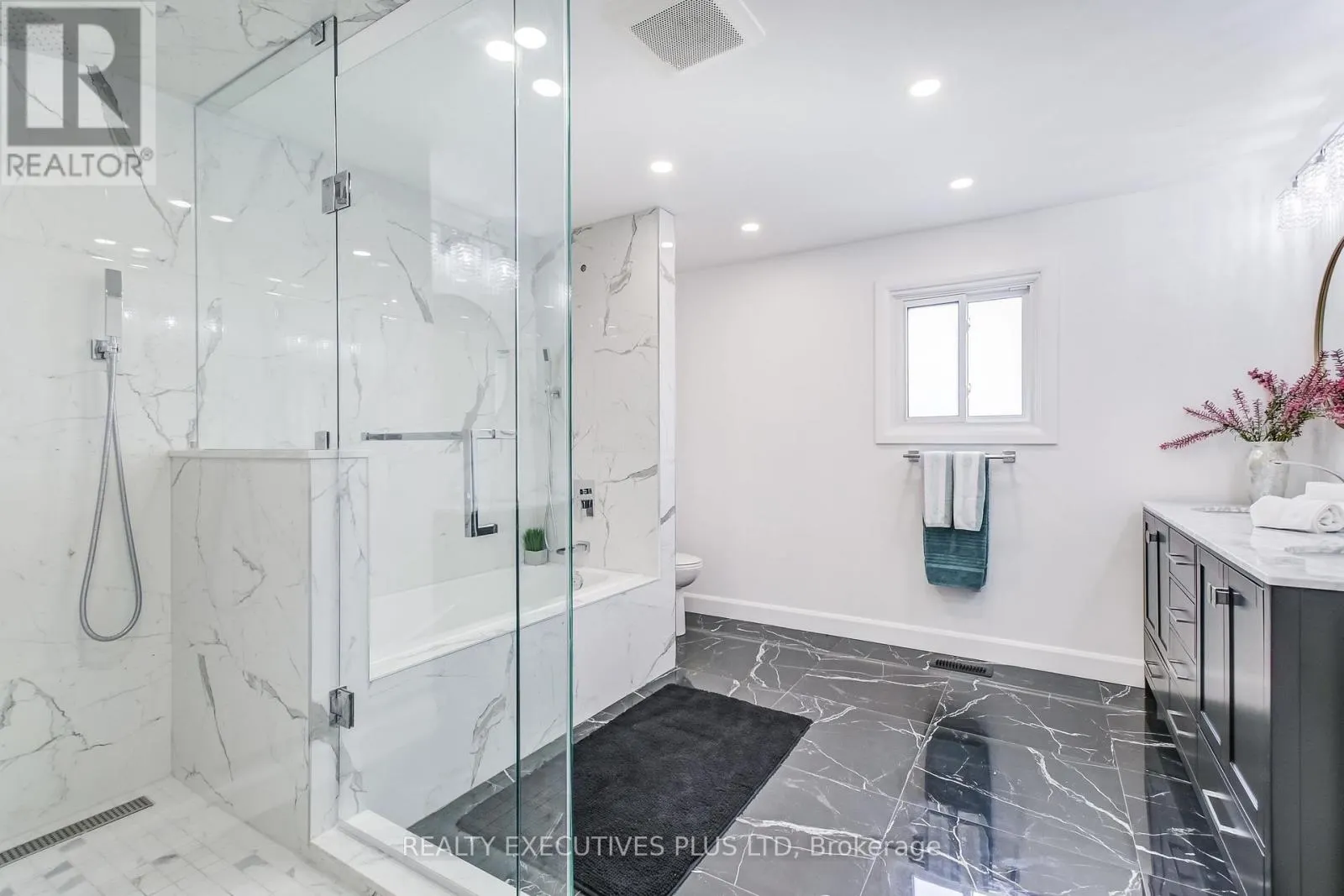 6982 DANTON PROMENADE