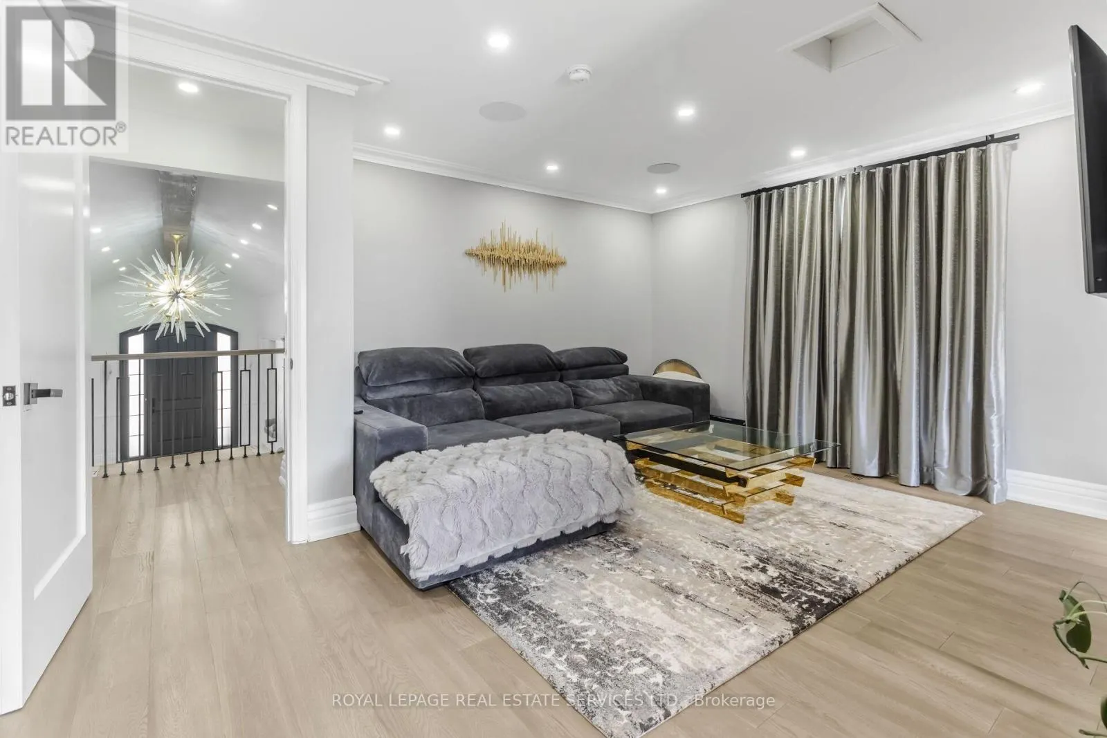 12 JULIAN DRIVE
