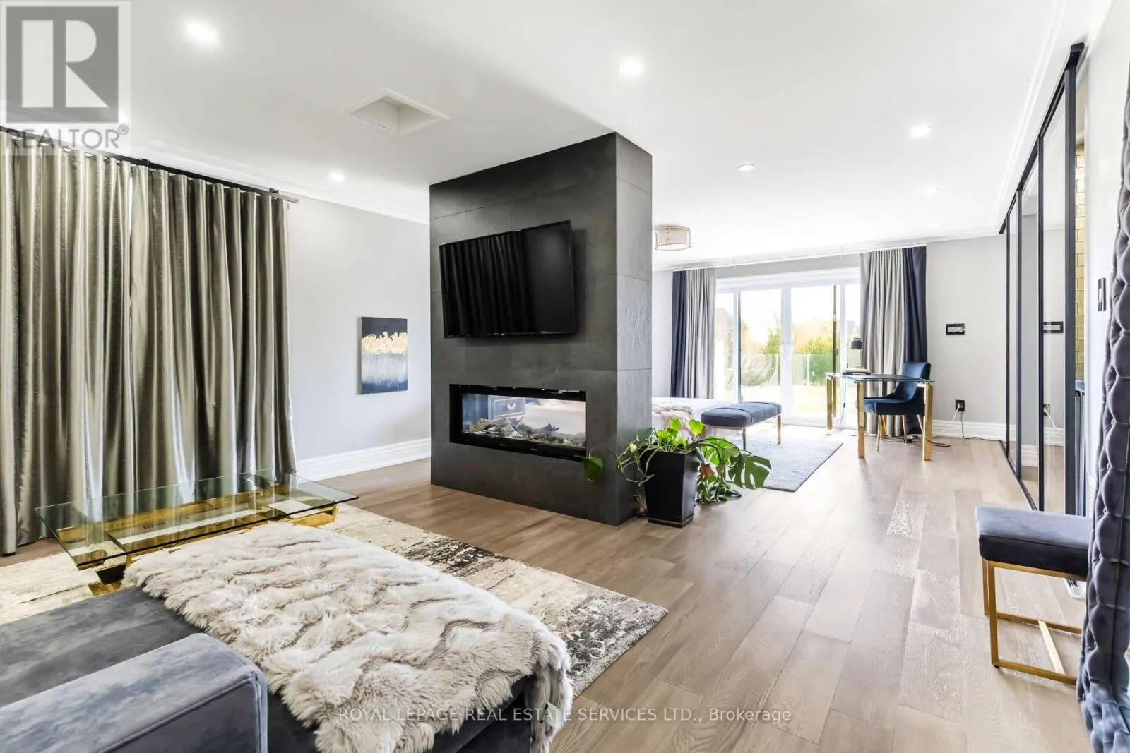 12 JULIAN DRIVE