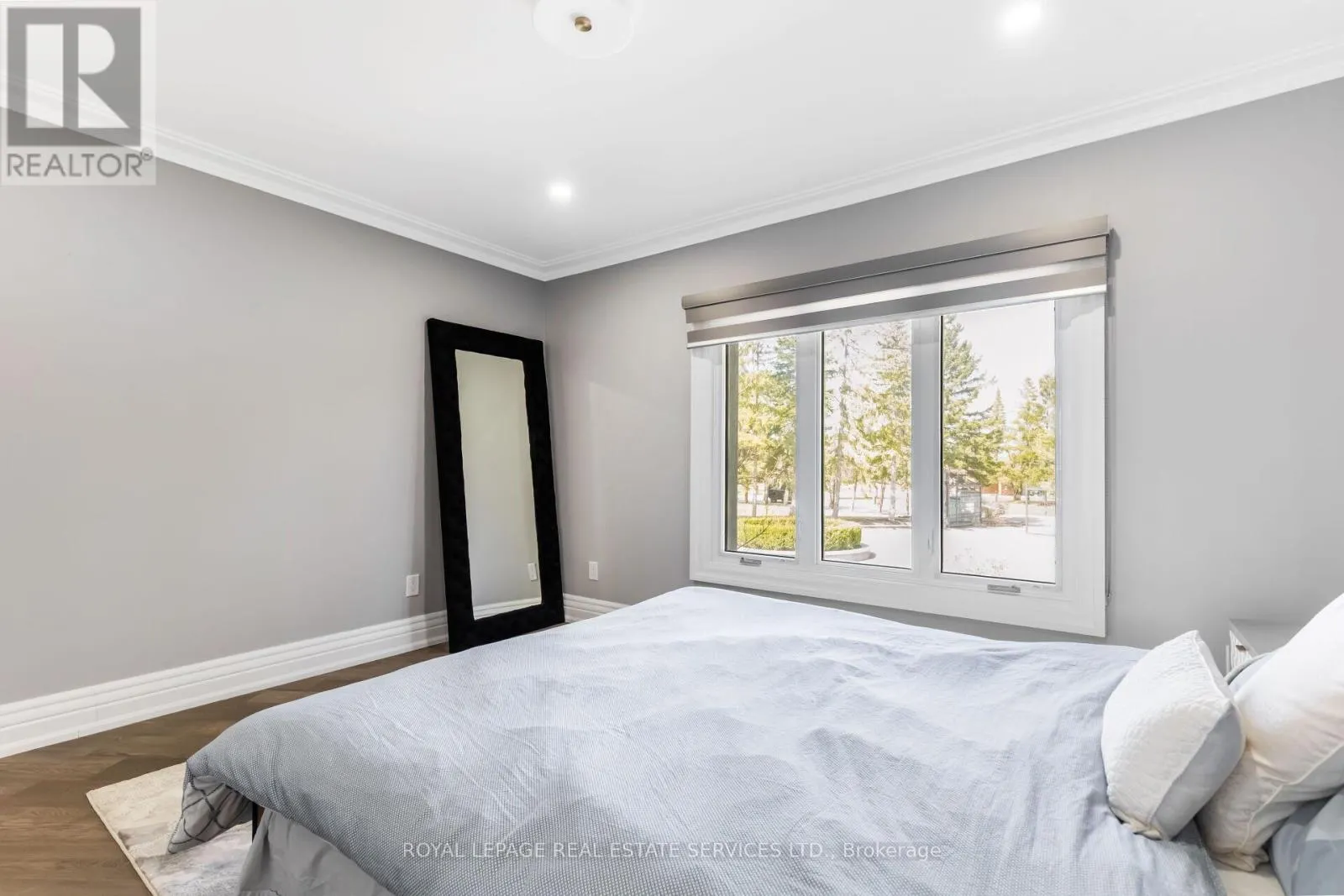 12 JULIAN DRIVE