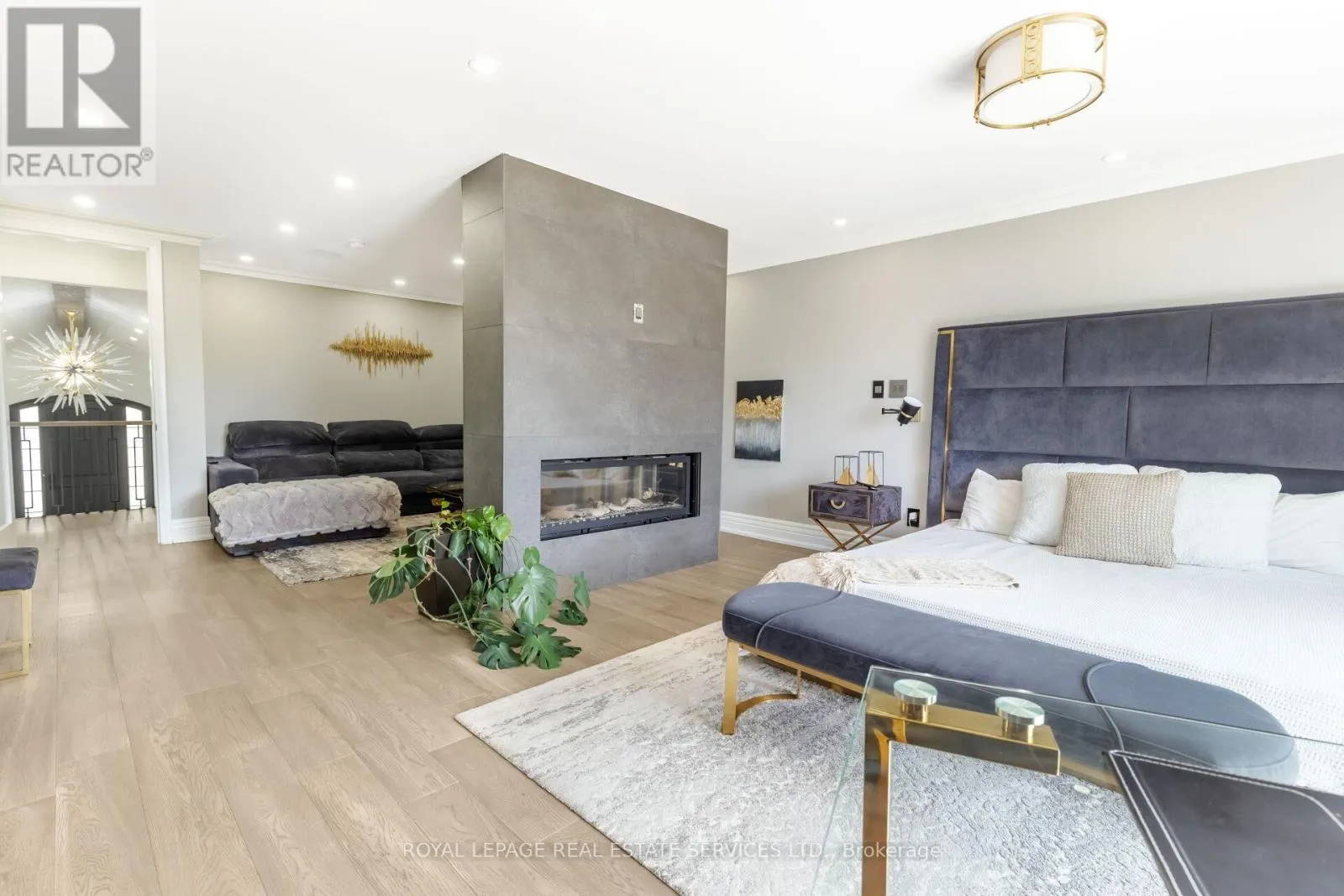 12 JULIAN DRIVE