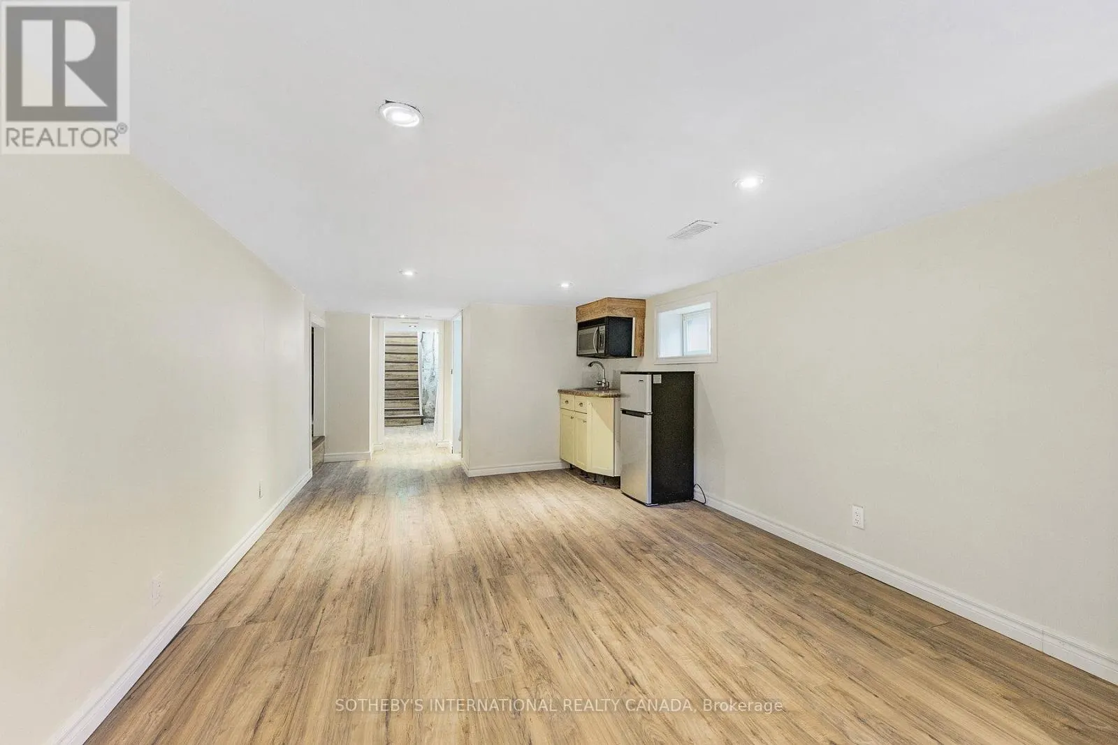70 DUNRAVEN DRIVE