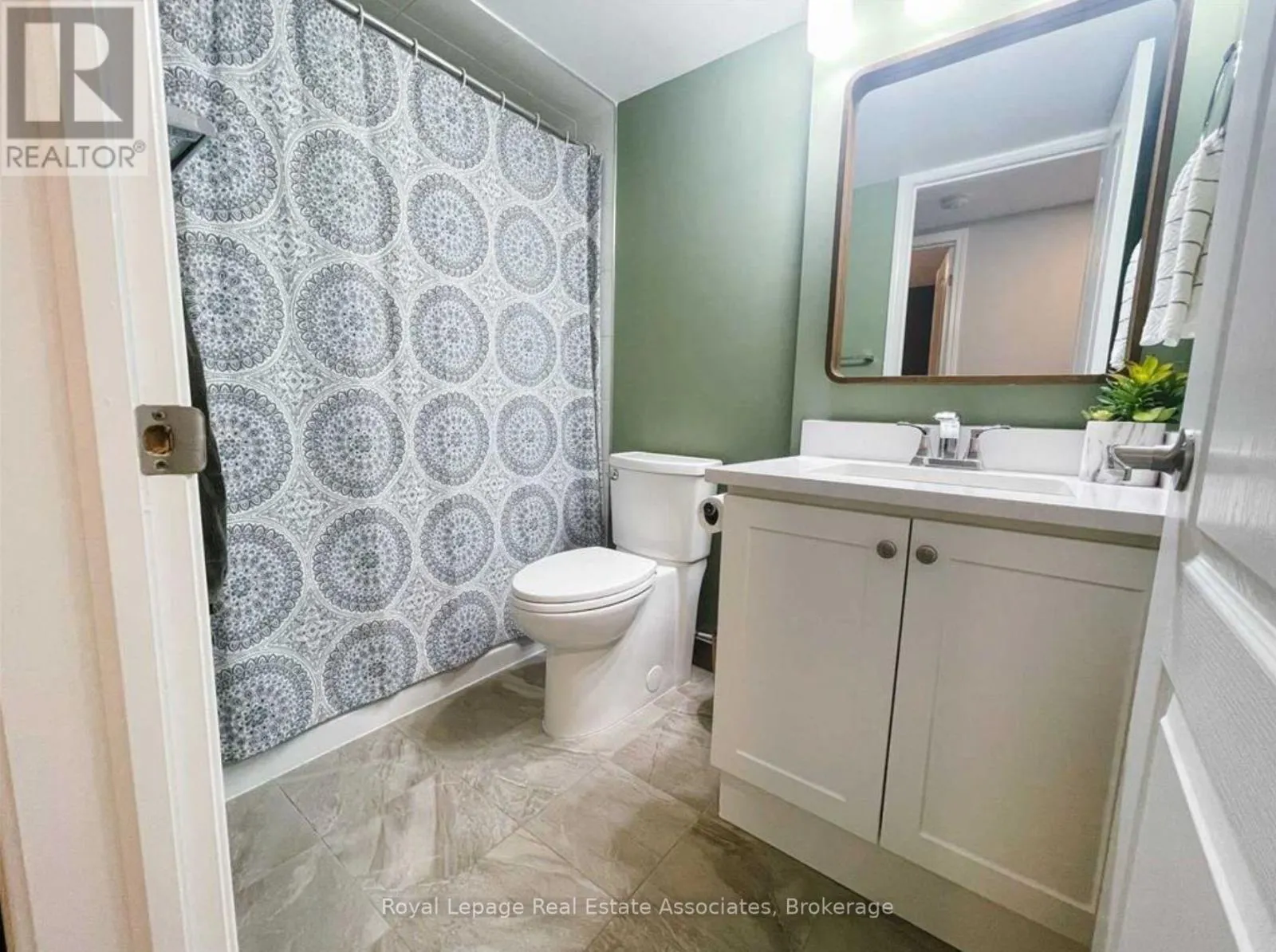 60 - 2441 GREENWICH DRIVE