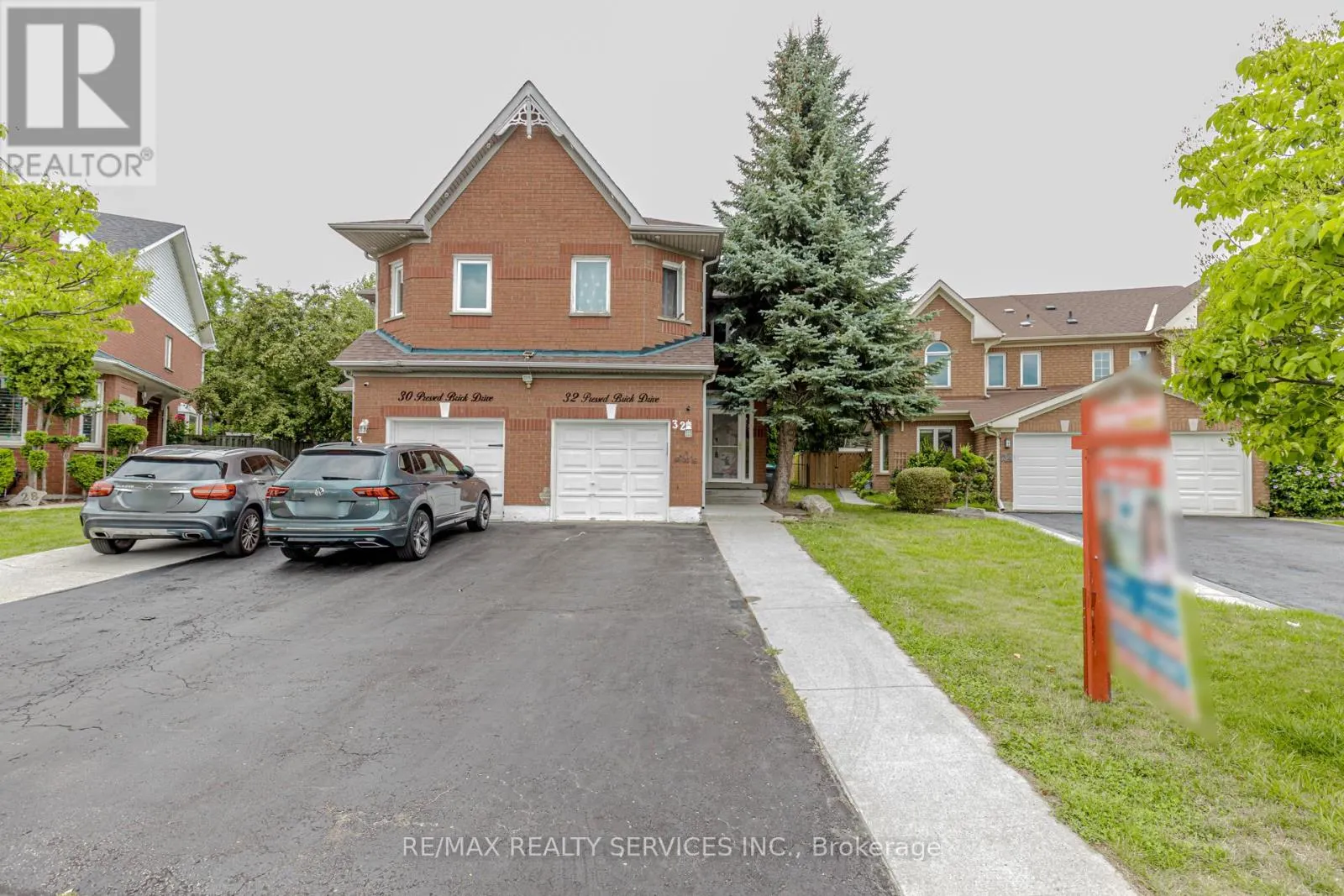 32 PRESSED BRICK DRIVE