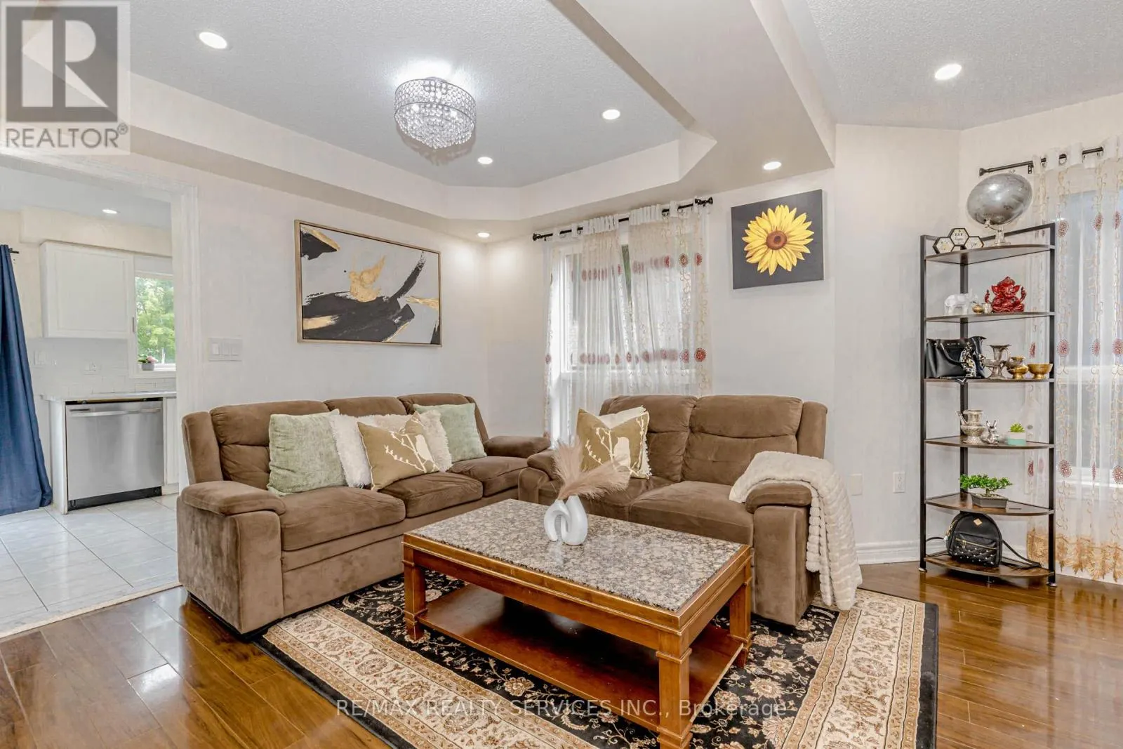 32 PRESSED BRICK DRIVE