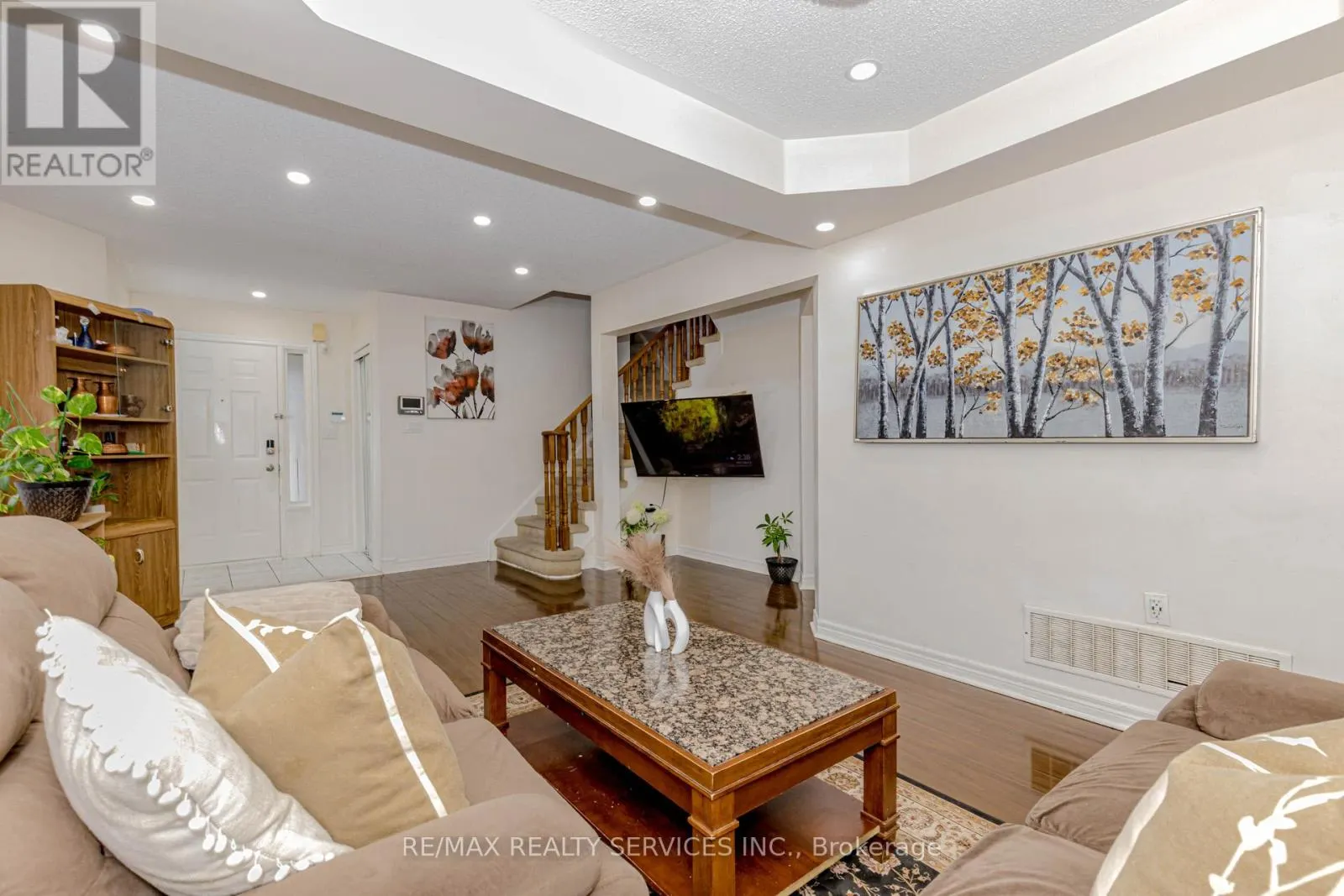32 PRESSED BRICK DRIVE