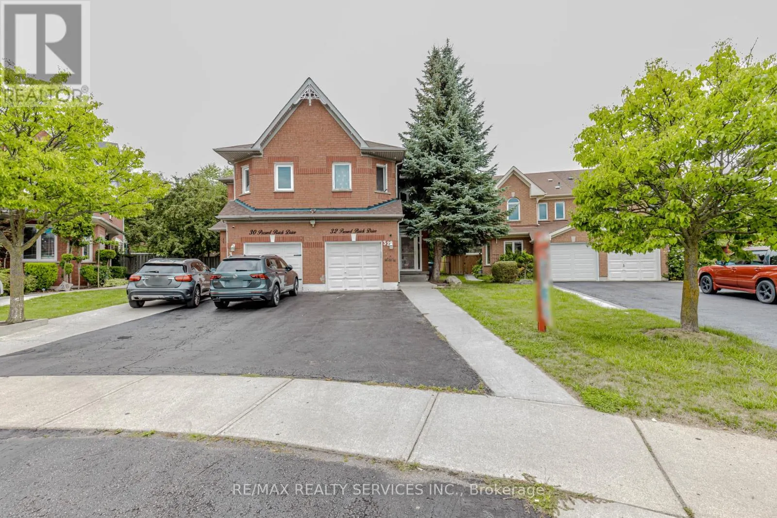 32 PRESSED BRICK DRIVE