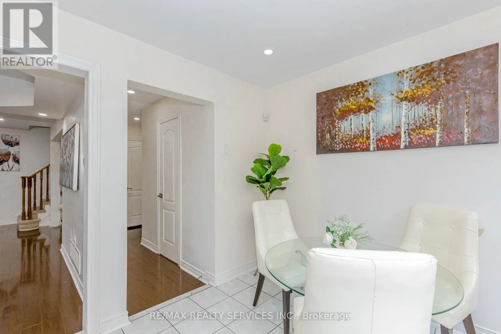 32 PRESSED BRICK DRIVE