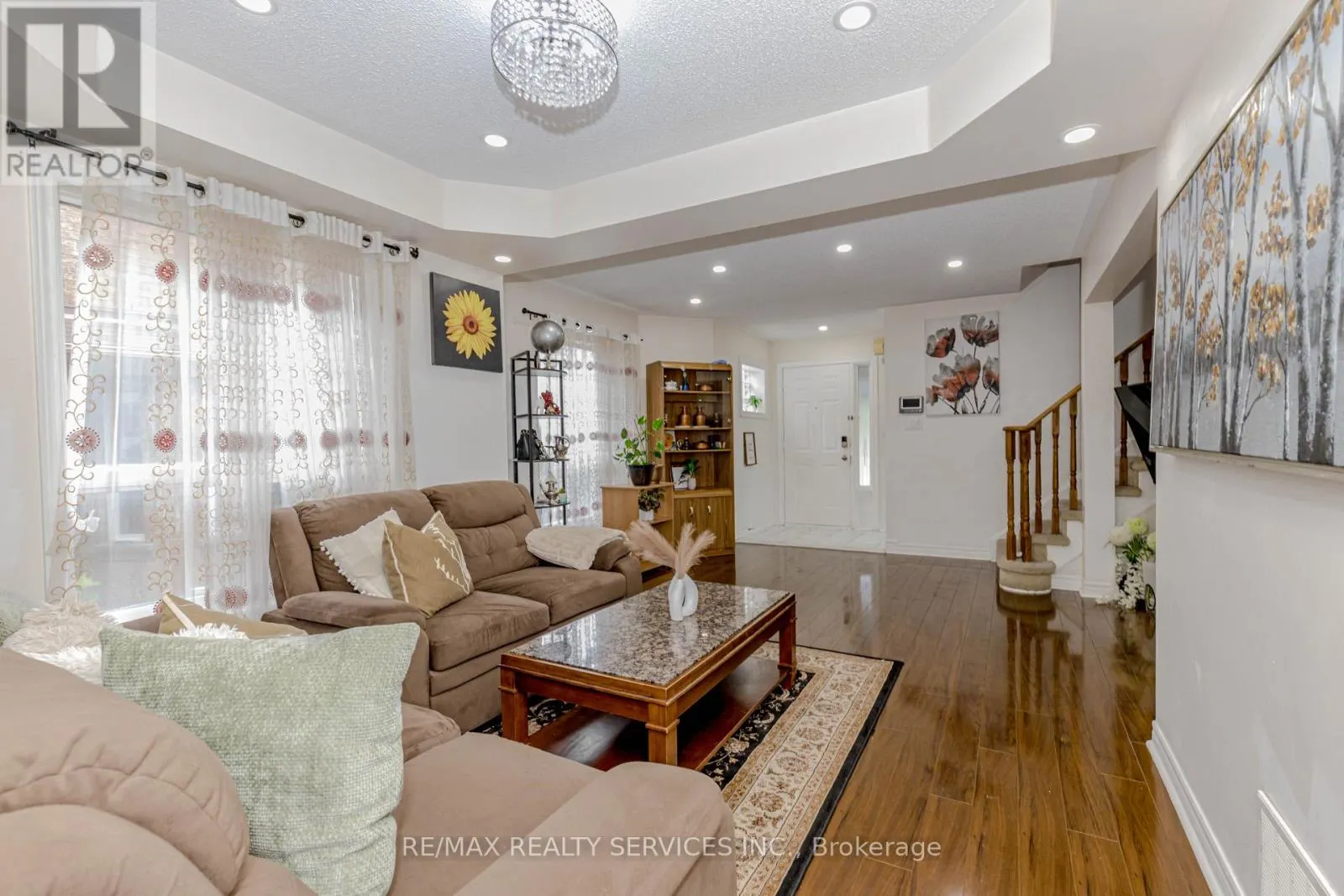 32 PRESSED BRICK DRIVE