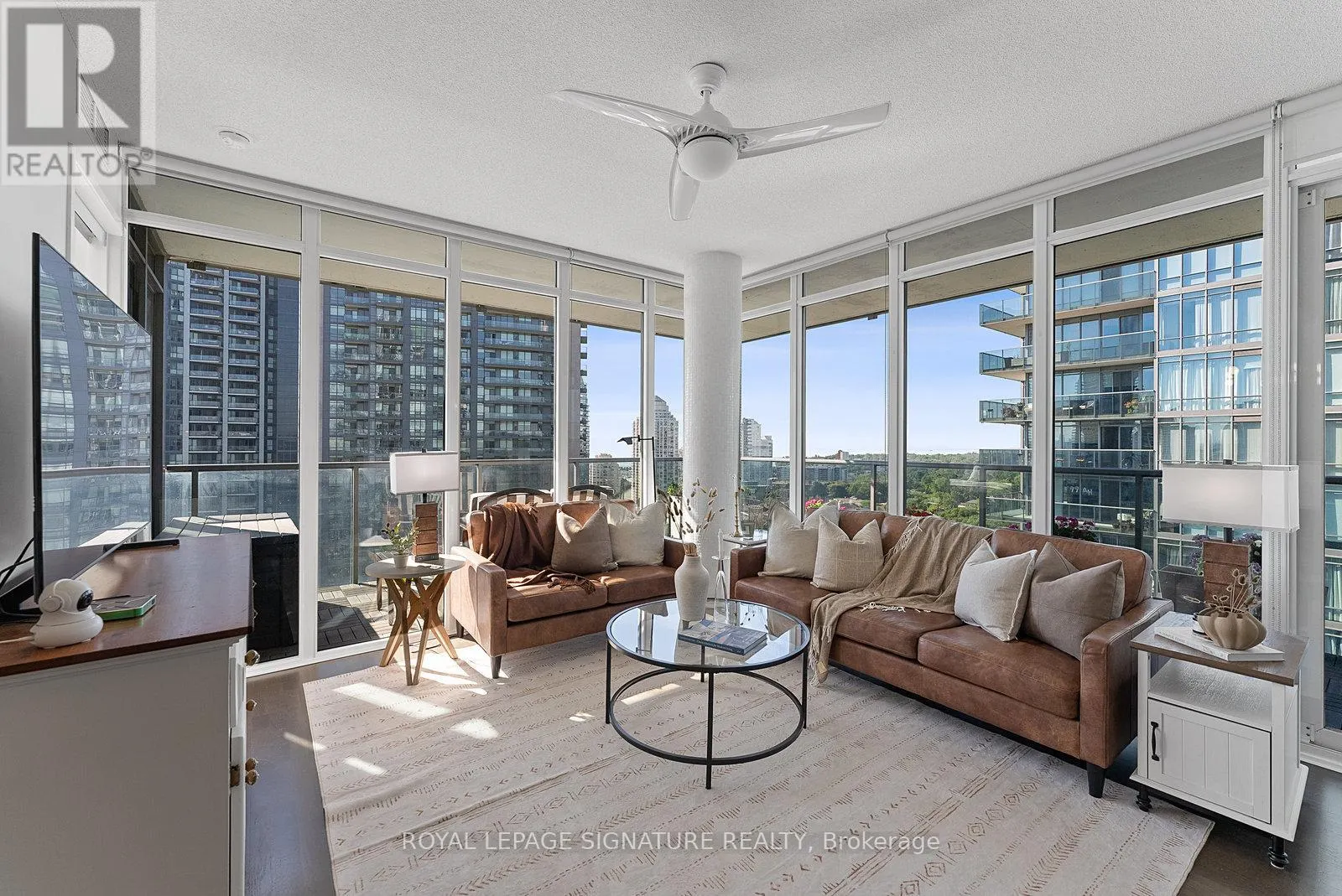 2005 - 90 PARK LAWN ROAD