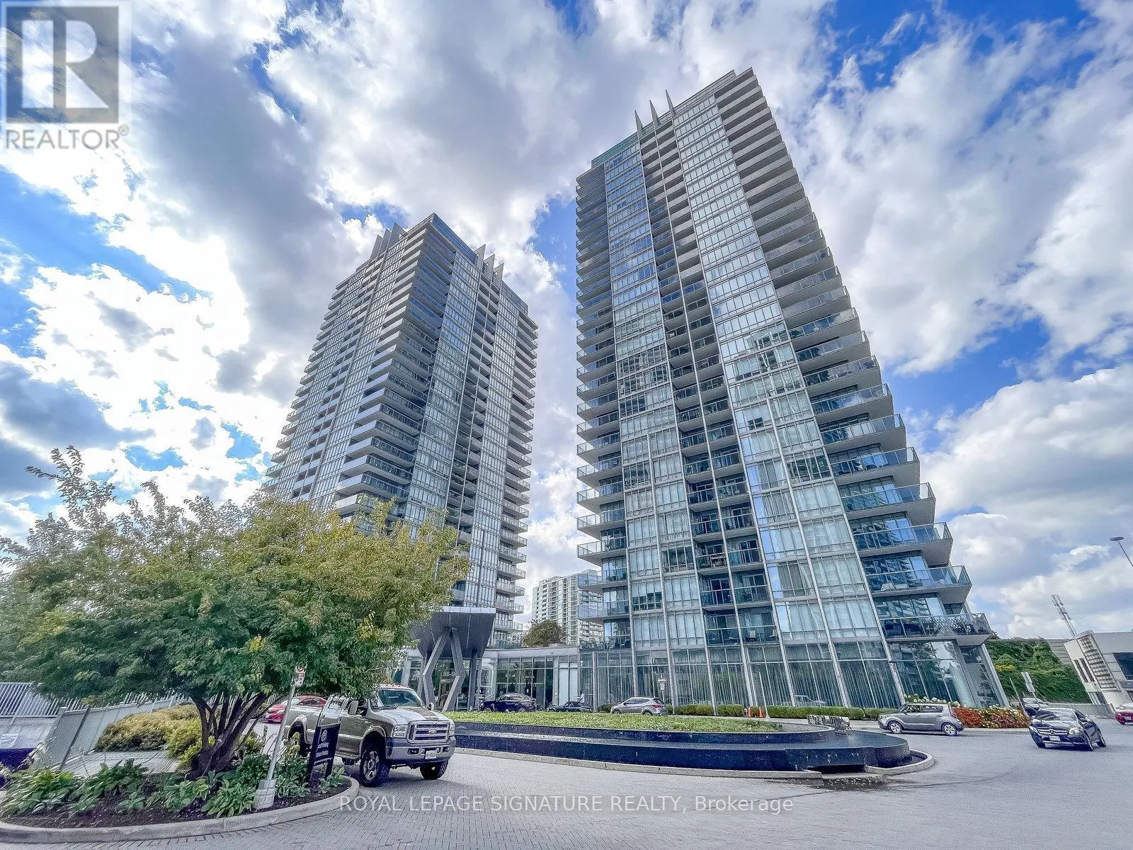 2005 - 90 PARK LAWN ROAD